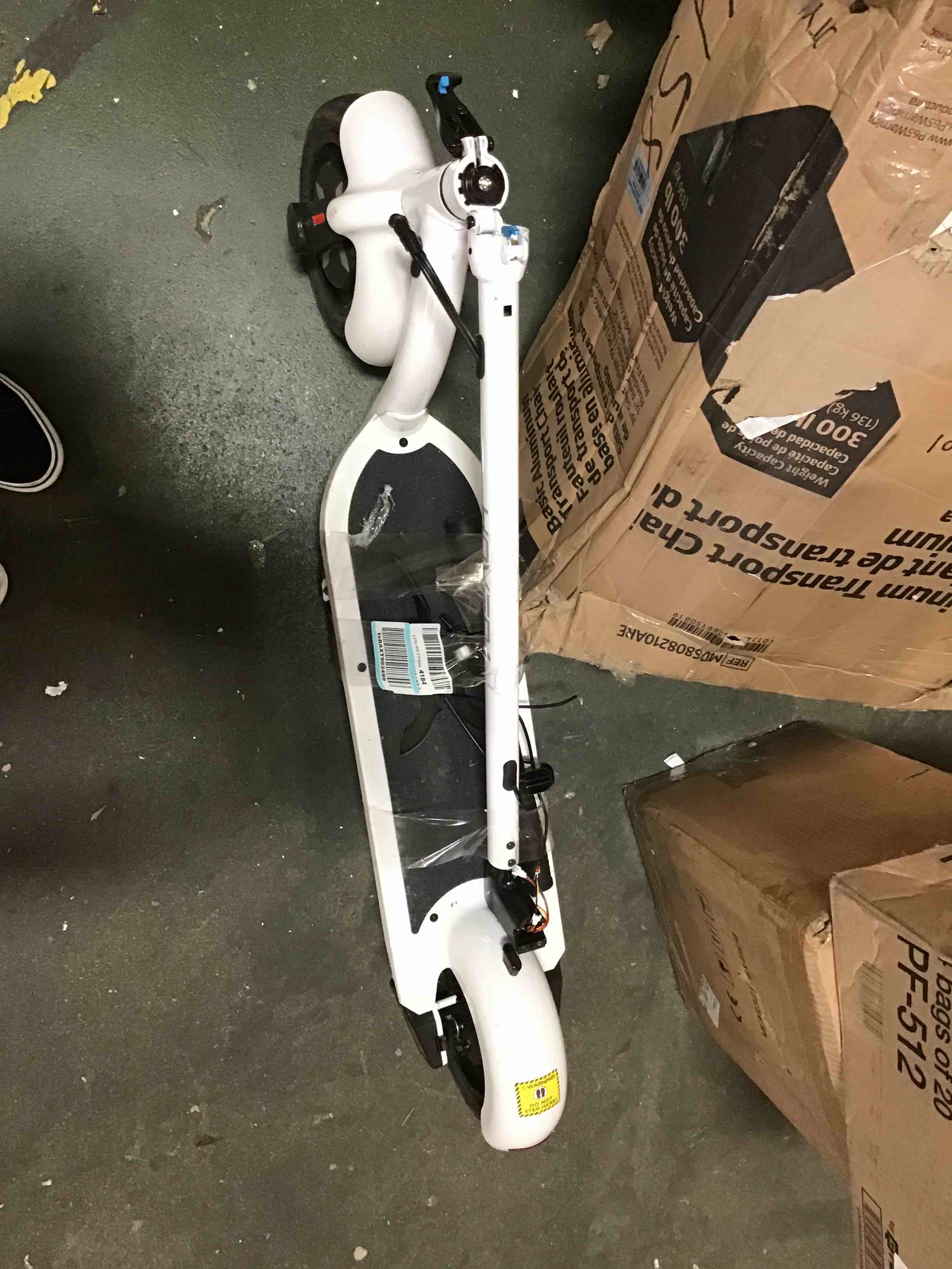 https://s3.amazonaws.com/lotting-images-prod/bidfta/RED5397742_1691597086235.jpeg