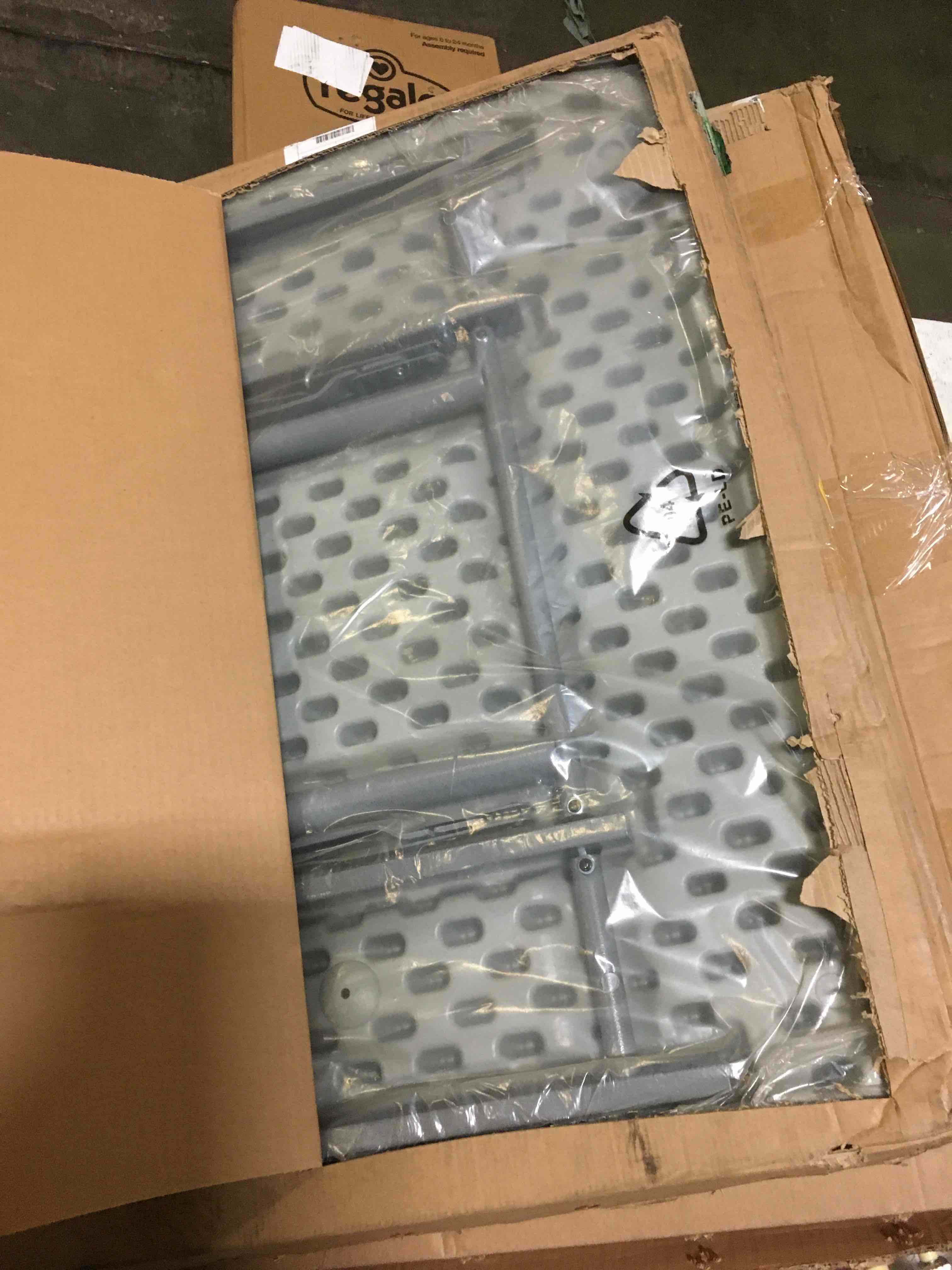 https://s3.amazonaws.com/lotting-images-prod/bidfta/RED5397814_1691671761763.jpeg