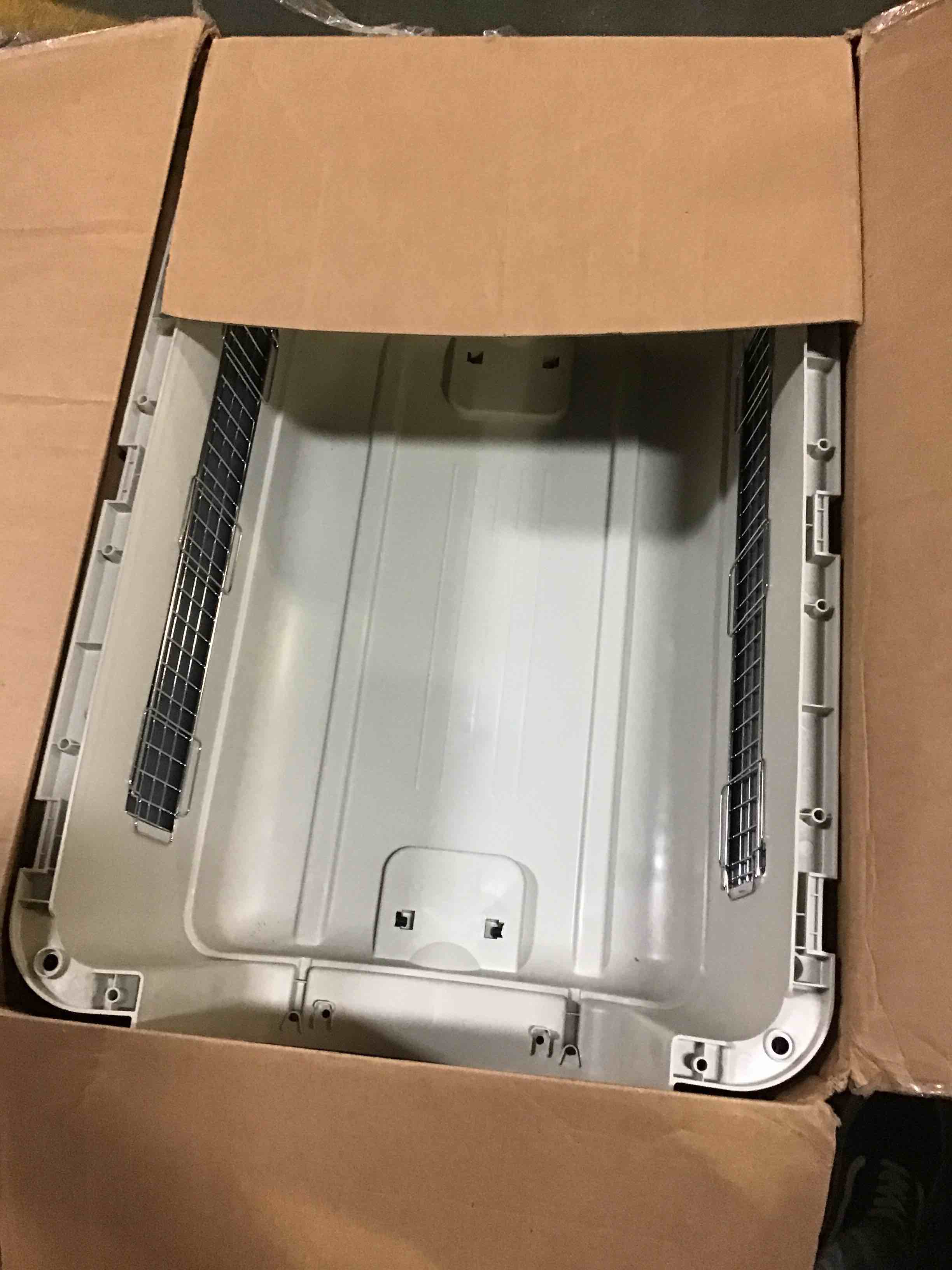 https://s3.amazonaws.com/lotting-images-prod/bidfta/RED5398185_1692022910935.jpeg