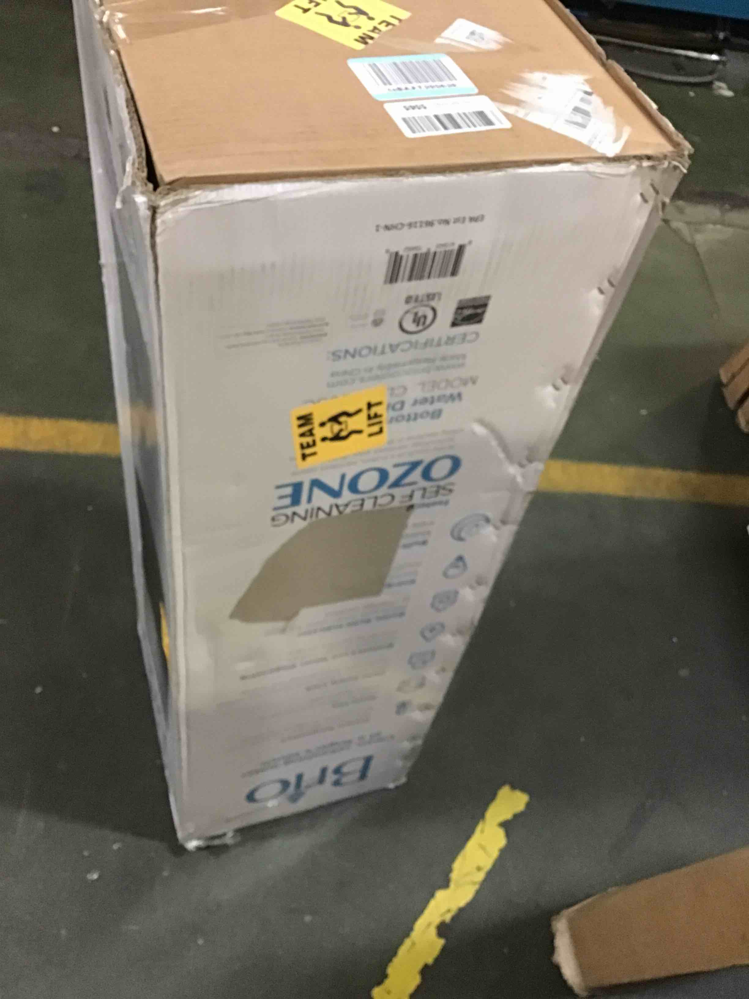 https://s3.amazonaws.com/lotting-images-prod/bidfta/RED5398224_1692028854729.jpeg