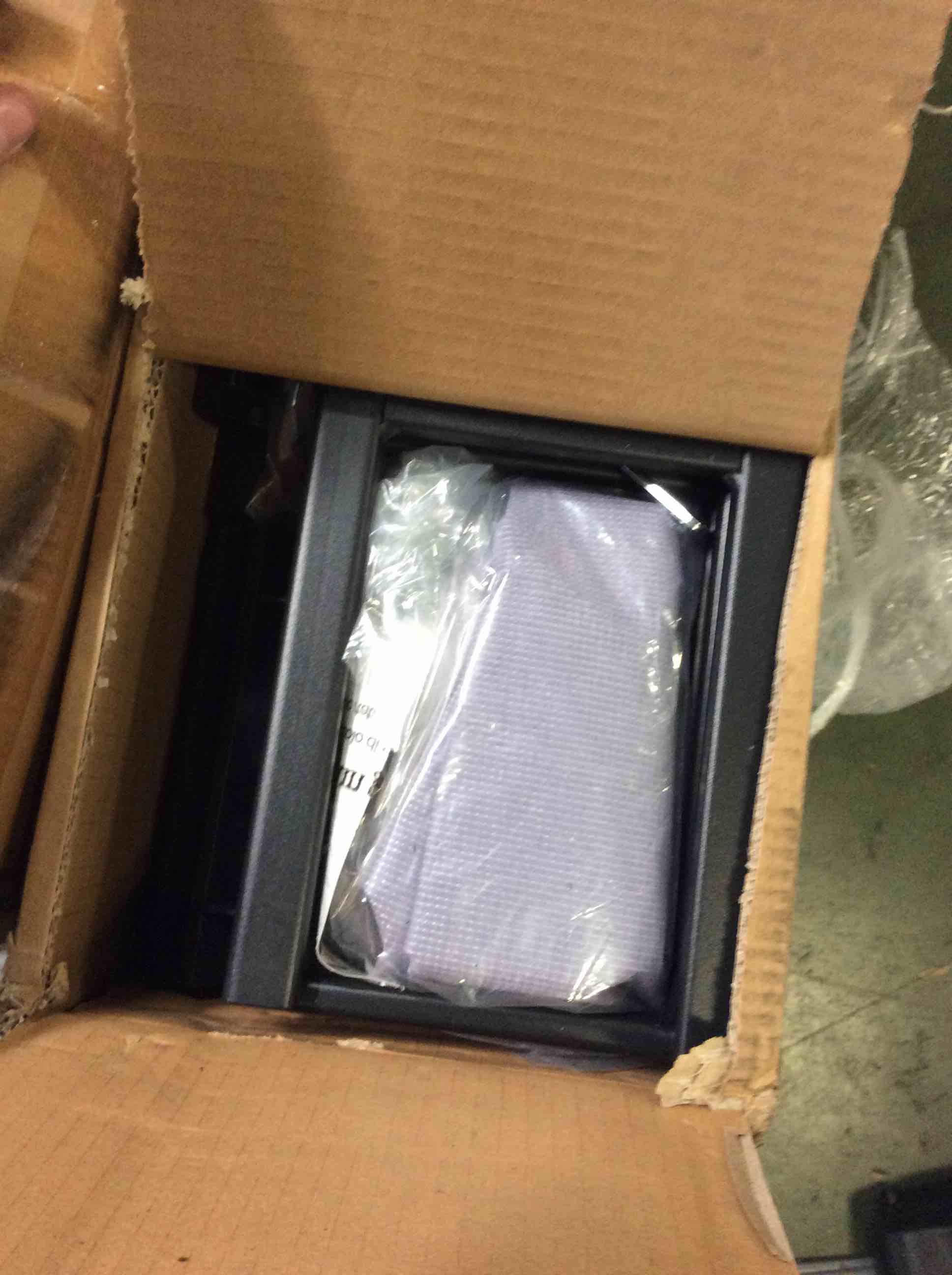 https://s3.amazonaws.com/lotting-images-prod/bidfta/RED5398726_1692372619741.jpeg