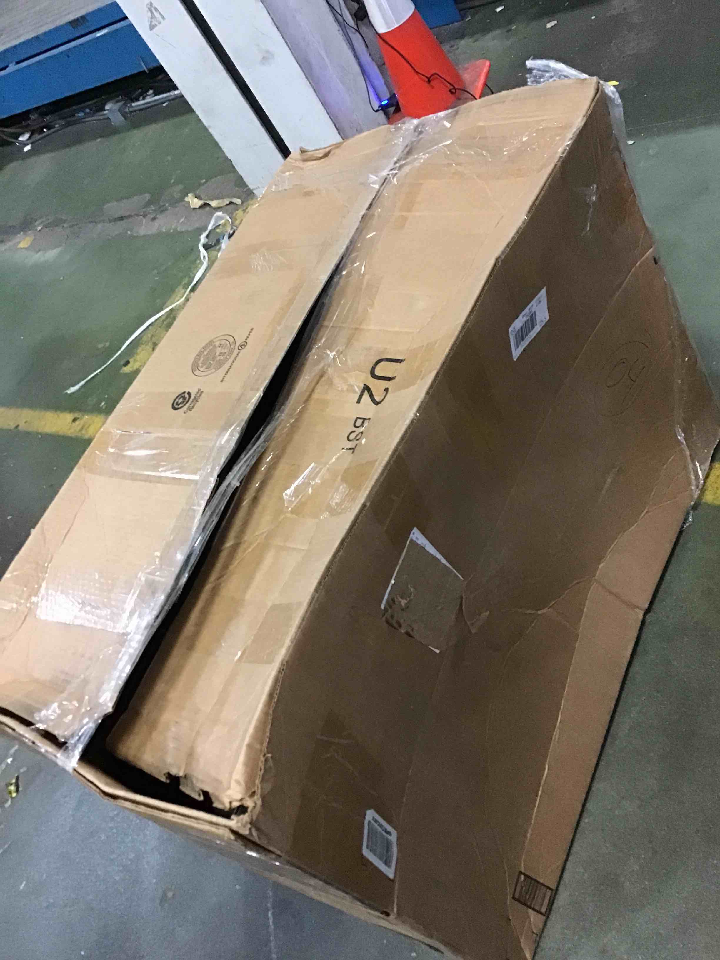 https://s3.amazonaws.com/lotting-images-prod/bidfta/RED5400632_1692028760550.jpeg