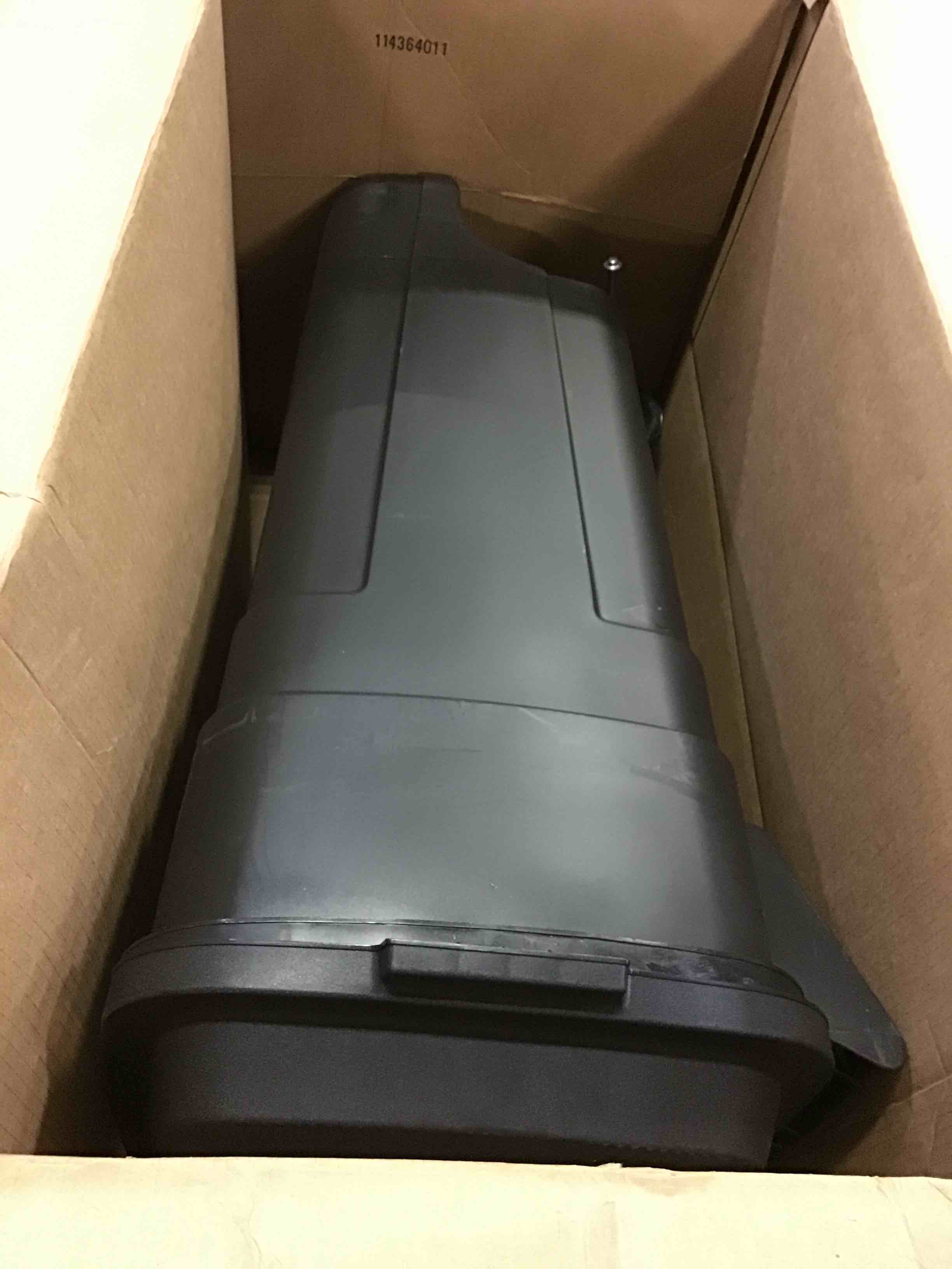 https://s3.amazonaws.com/lotting-images-prod/bidfta/RED5400632_1692028797356.jpeg