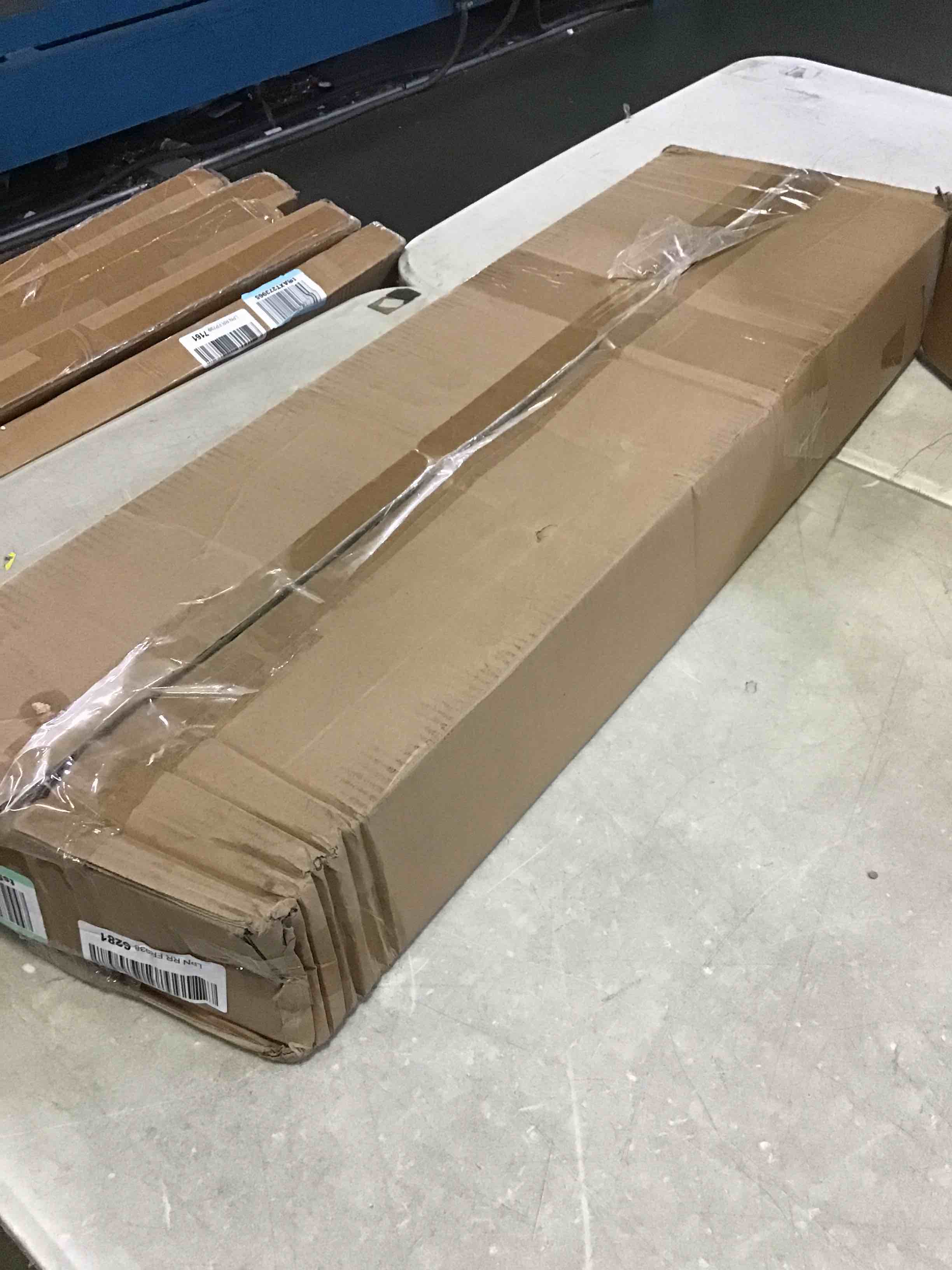 https://s3.amazonaws.com/lotting-images-prod/bidfta/RED5400899_1692123856868.jpeg