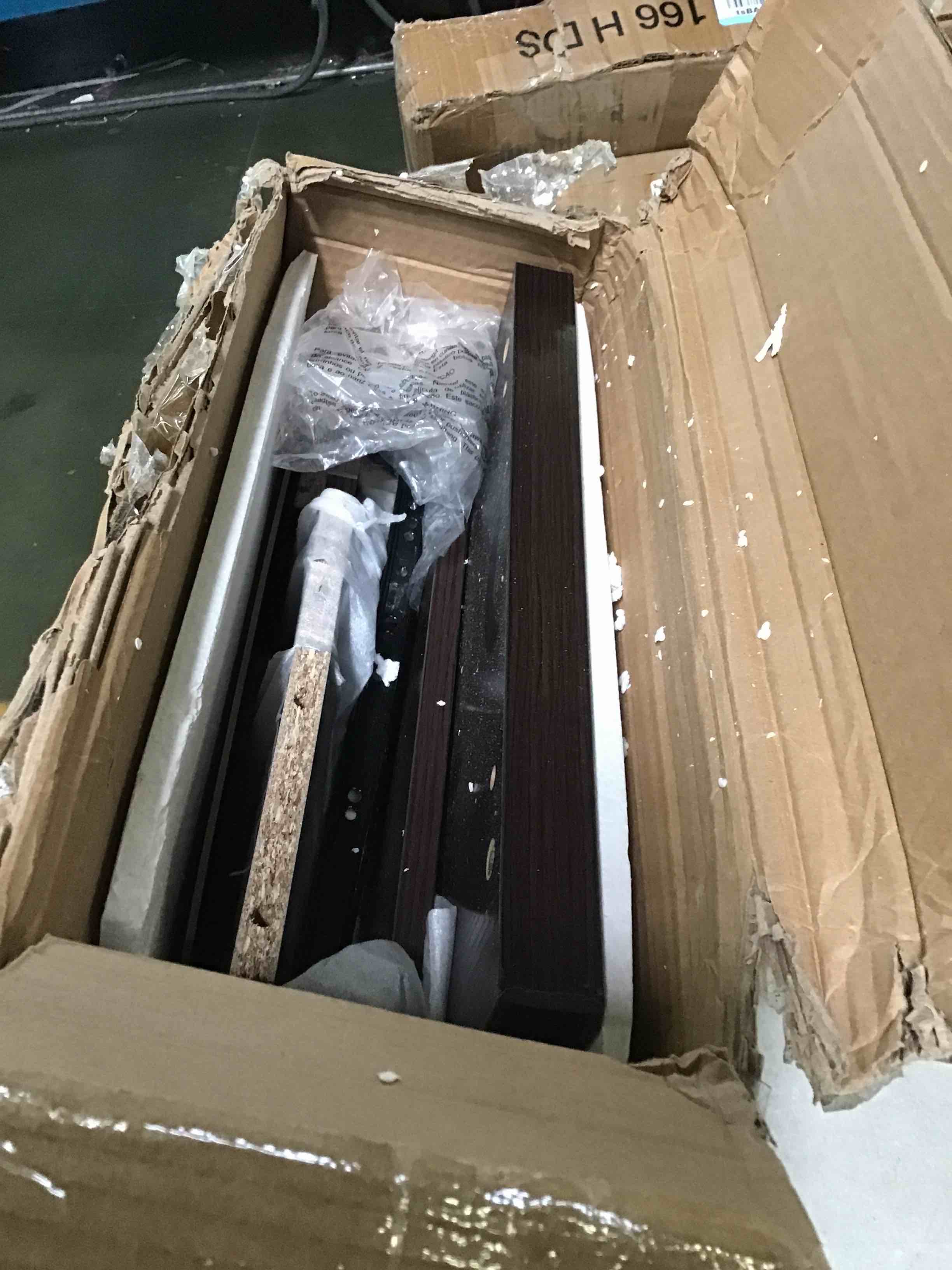 https://s3.amazonaws.com/lotting-images-prod/bidfta/RED5401101_1692210858631.jpeg