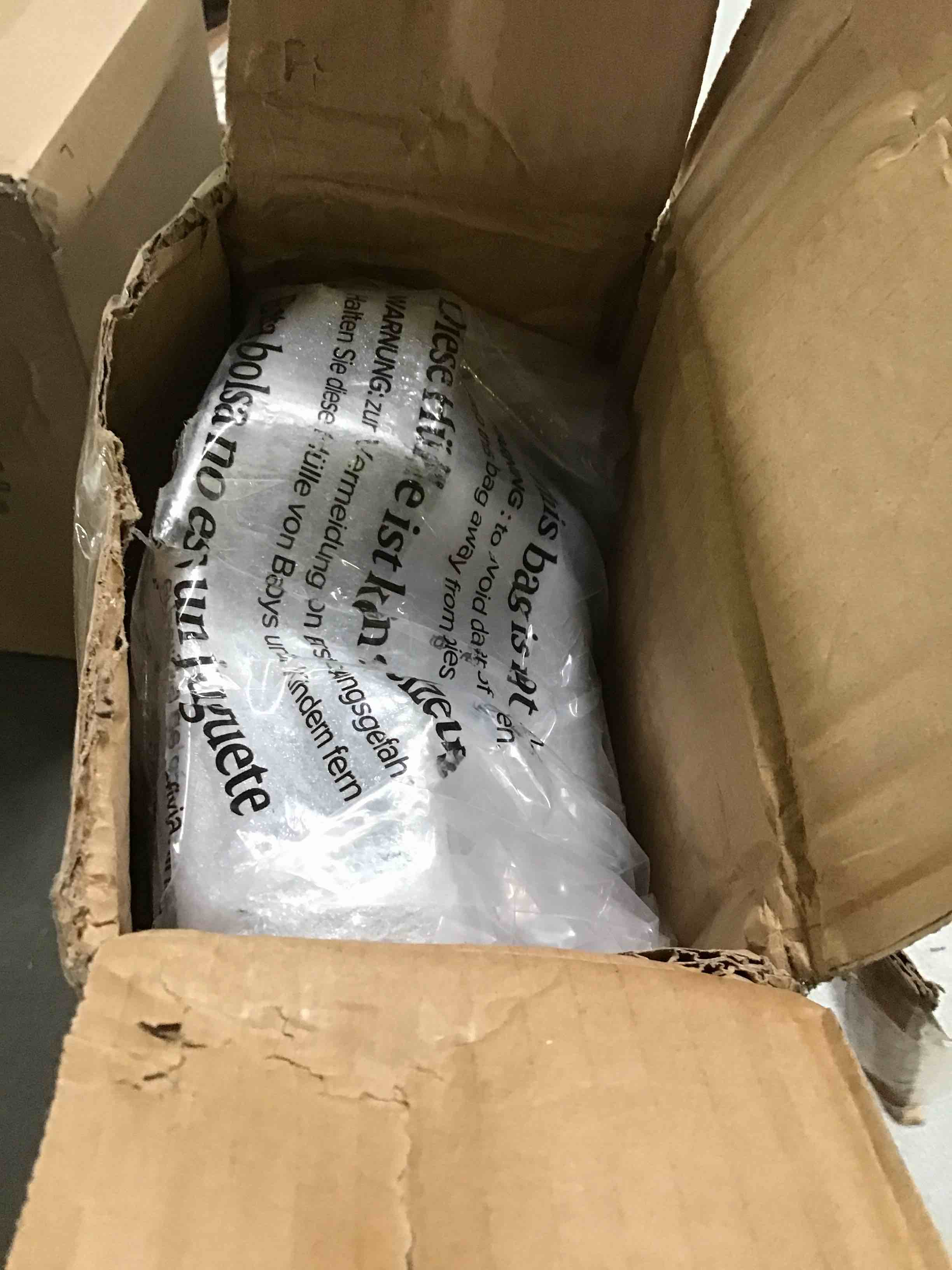 https://s3.amazonaws.com/lotting-images-prod/bidfta/RED5401166_1692283336738.jpeg