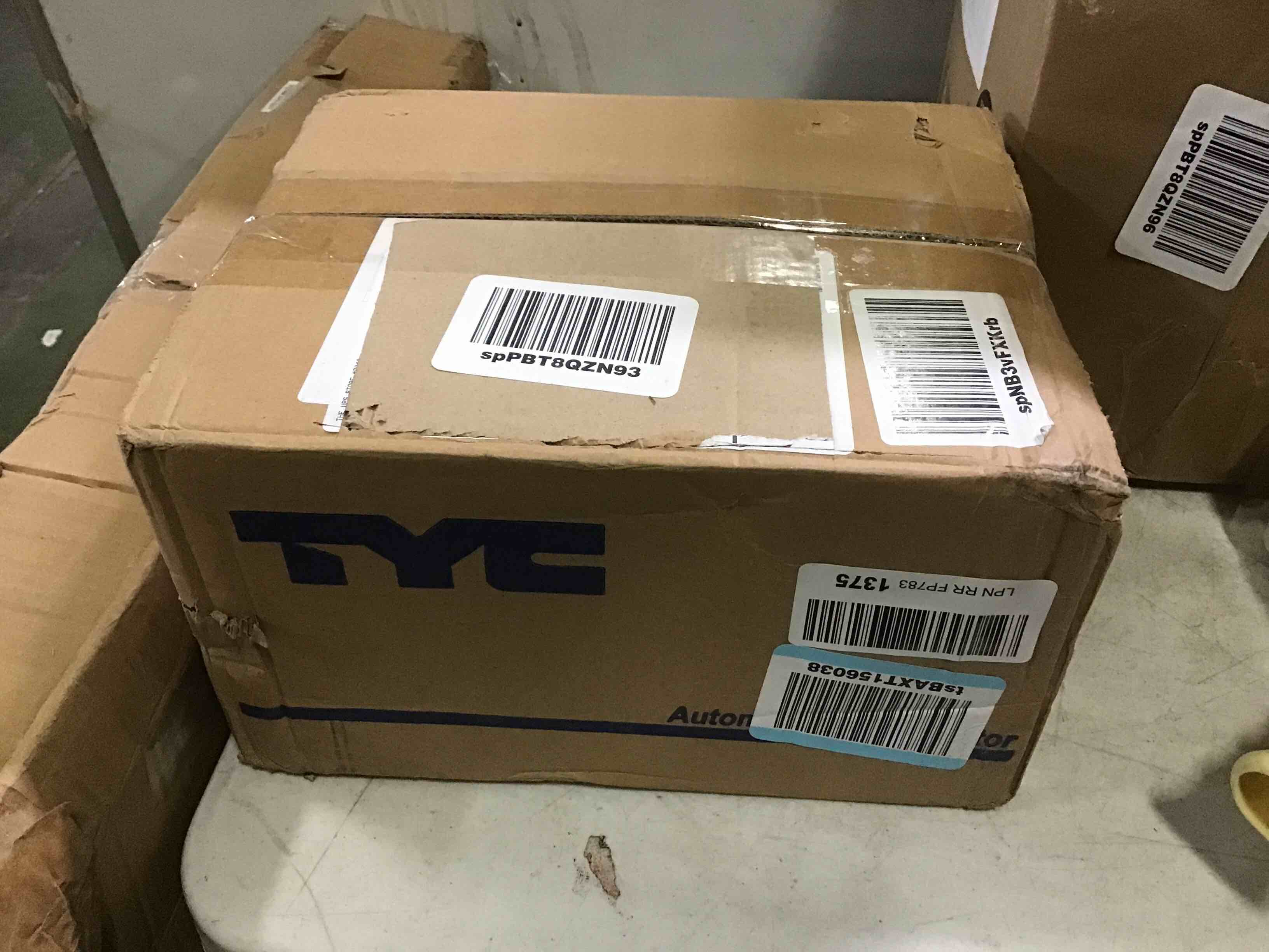 https://s3.amazonaws.com/lotting-images-prod/bidfta/RED5401585_1692634319865.jpeg