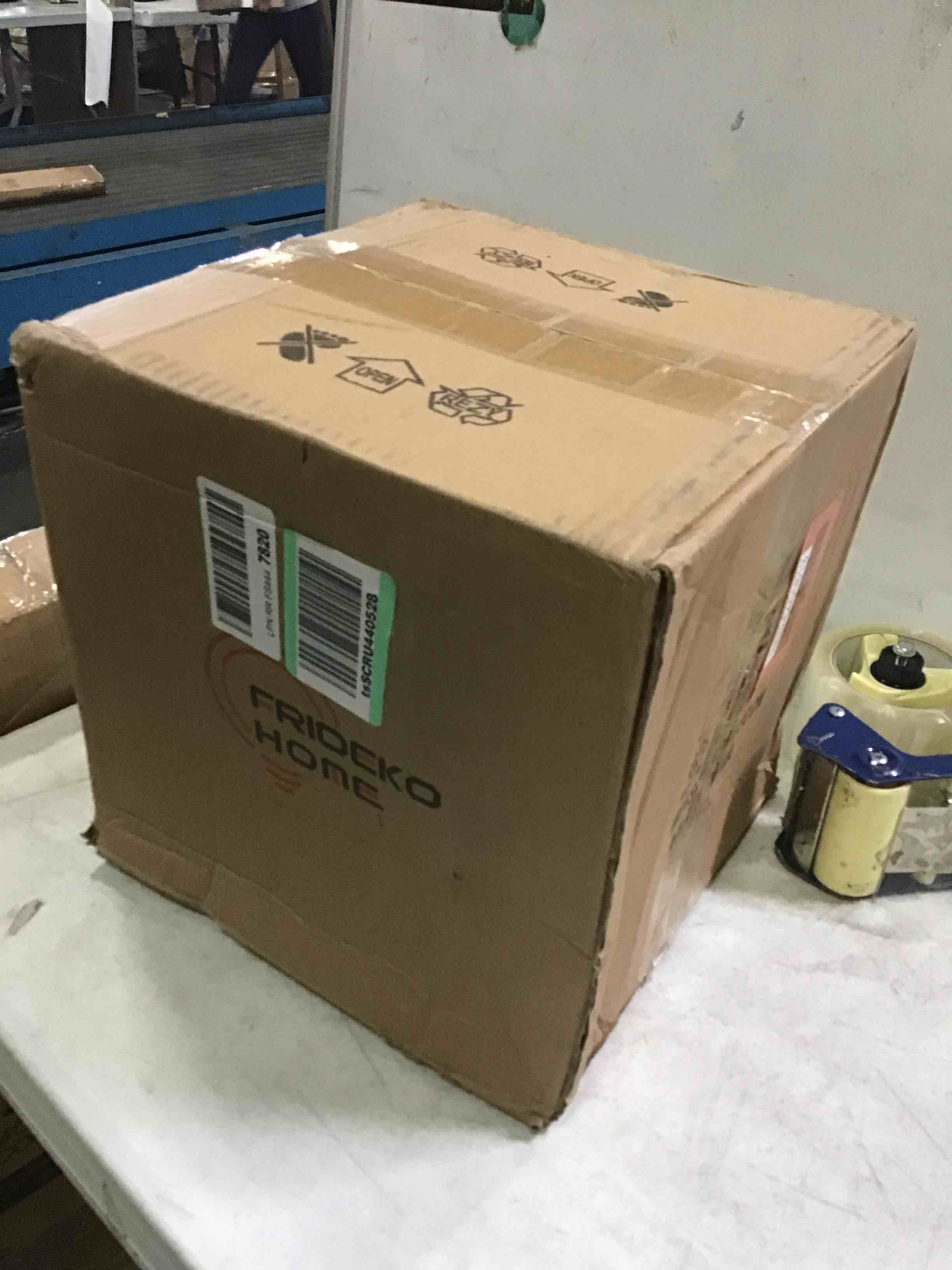 https://s3.amazonaws.com/lotting-images-prod/bidfta/RED5401613_1692639837439.jpeg