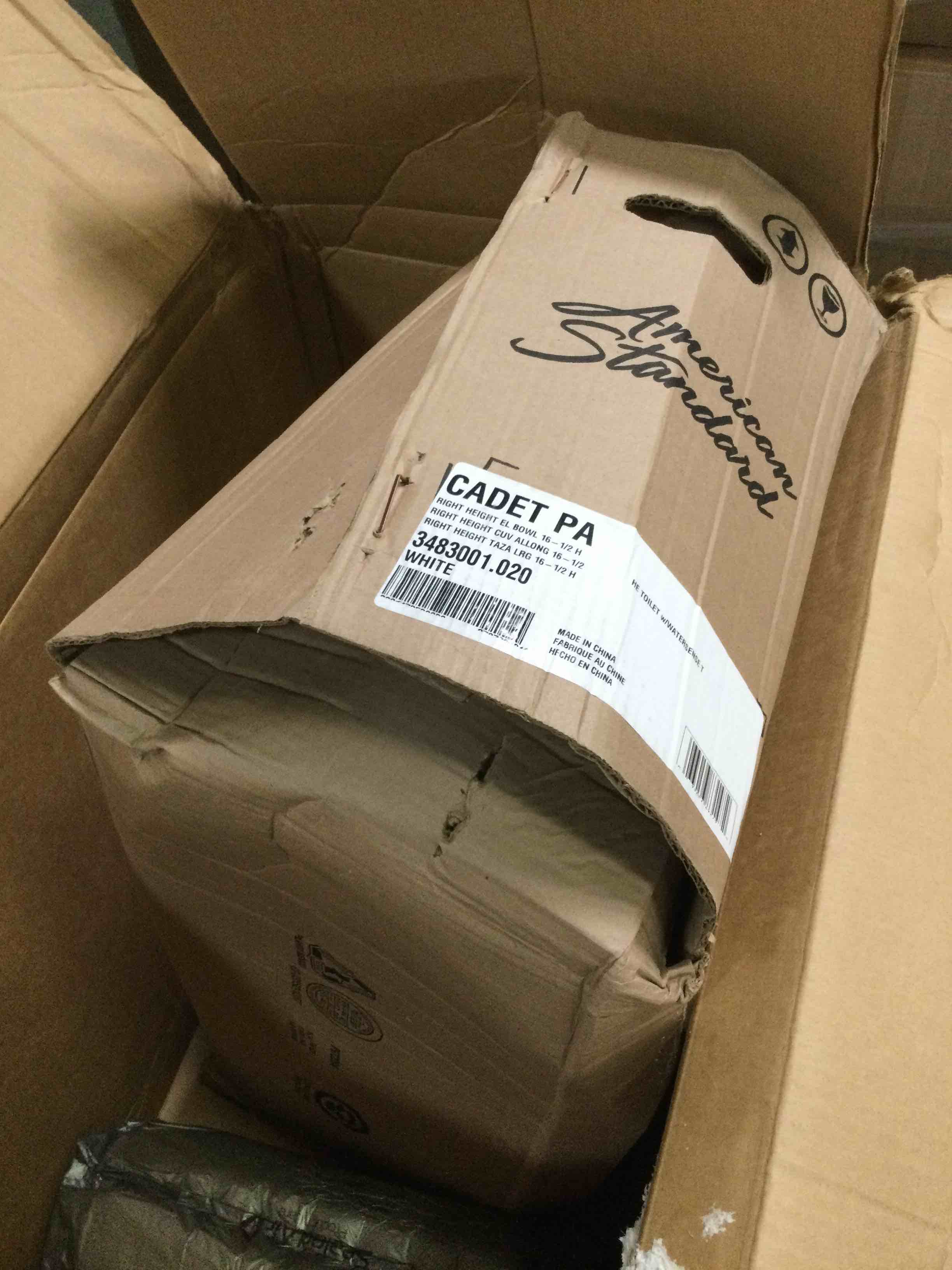 https://s3.amazonaws.com/lotting-images-prod/bidfta/RED5402424_1692633525131.jpeg