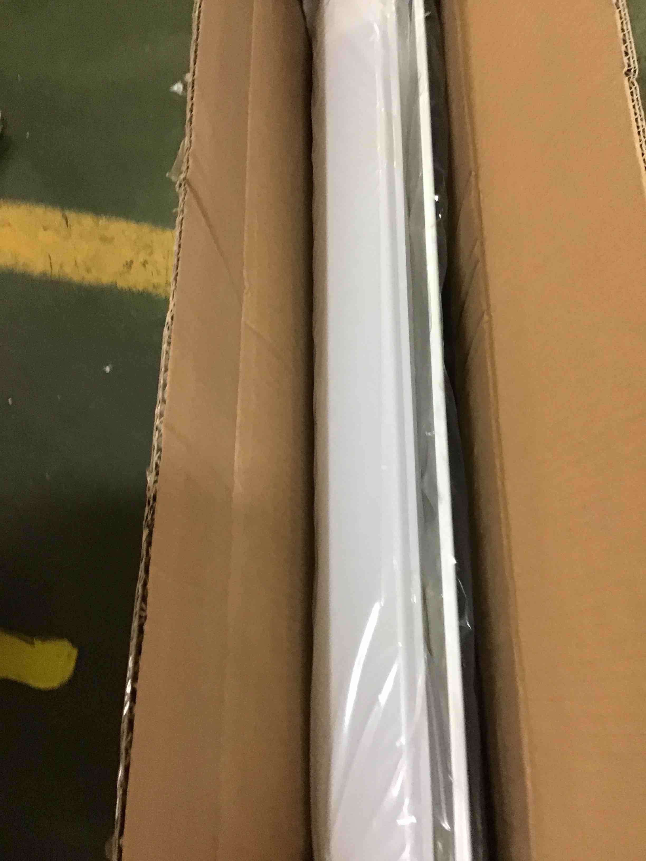 https://s3.amazonaws.com/lotting-images-prod/bidfta/RED5402676_1692728526127.jpeg