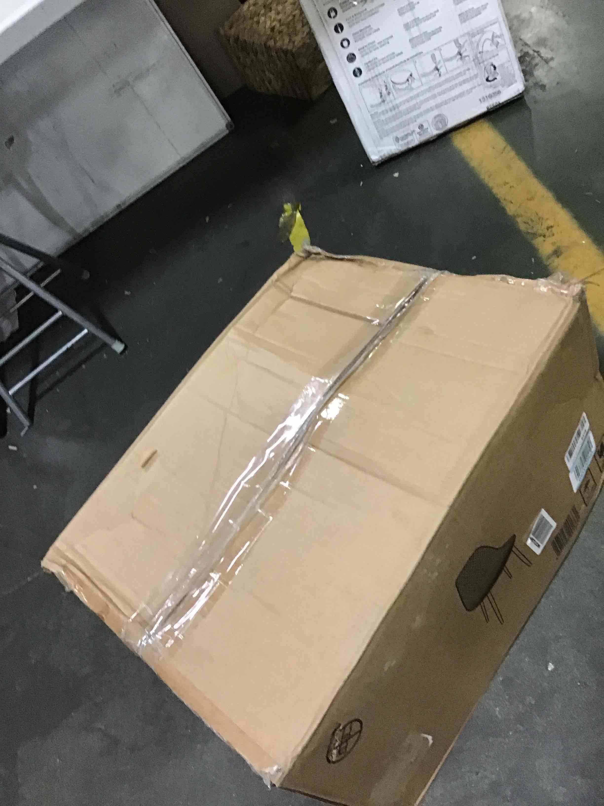 https://s3.amazonaws.com/lotting-images-prod/bidfta/RED5402705_1692733592279.jpeg