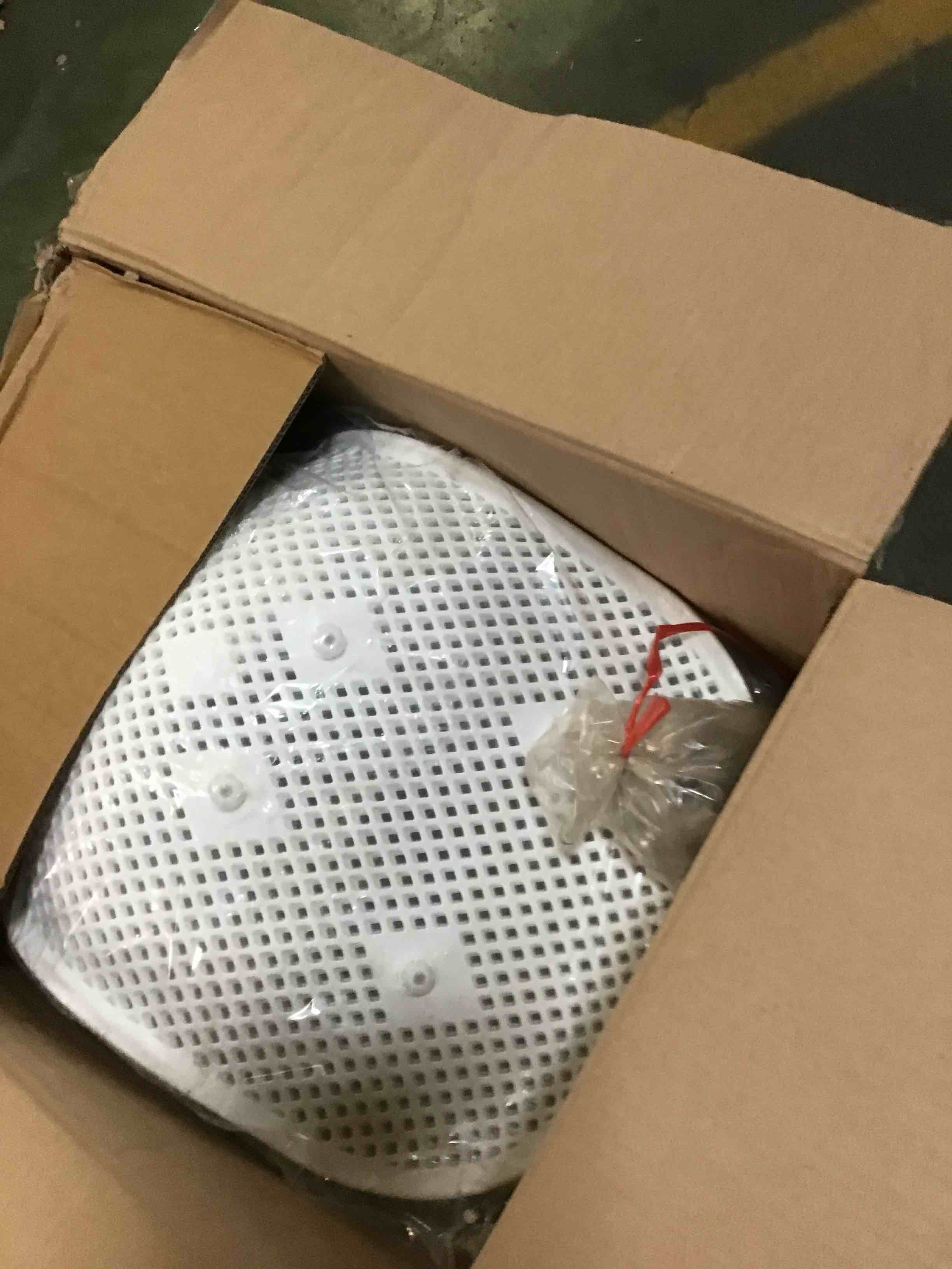 https://s3.amazonaws.com/lotting-images-prod/bidfta/RED5402705_1692733614980.jpeg