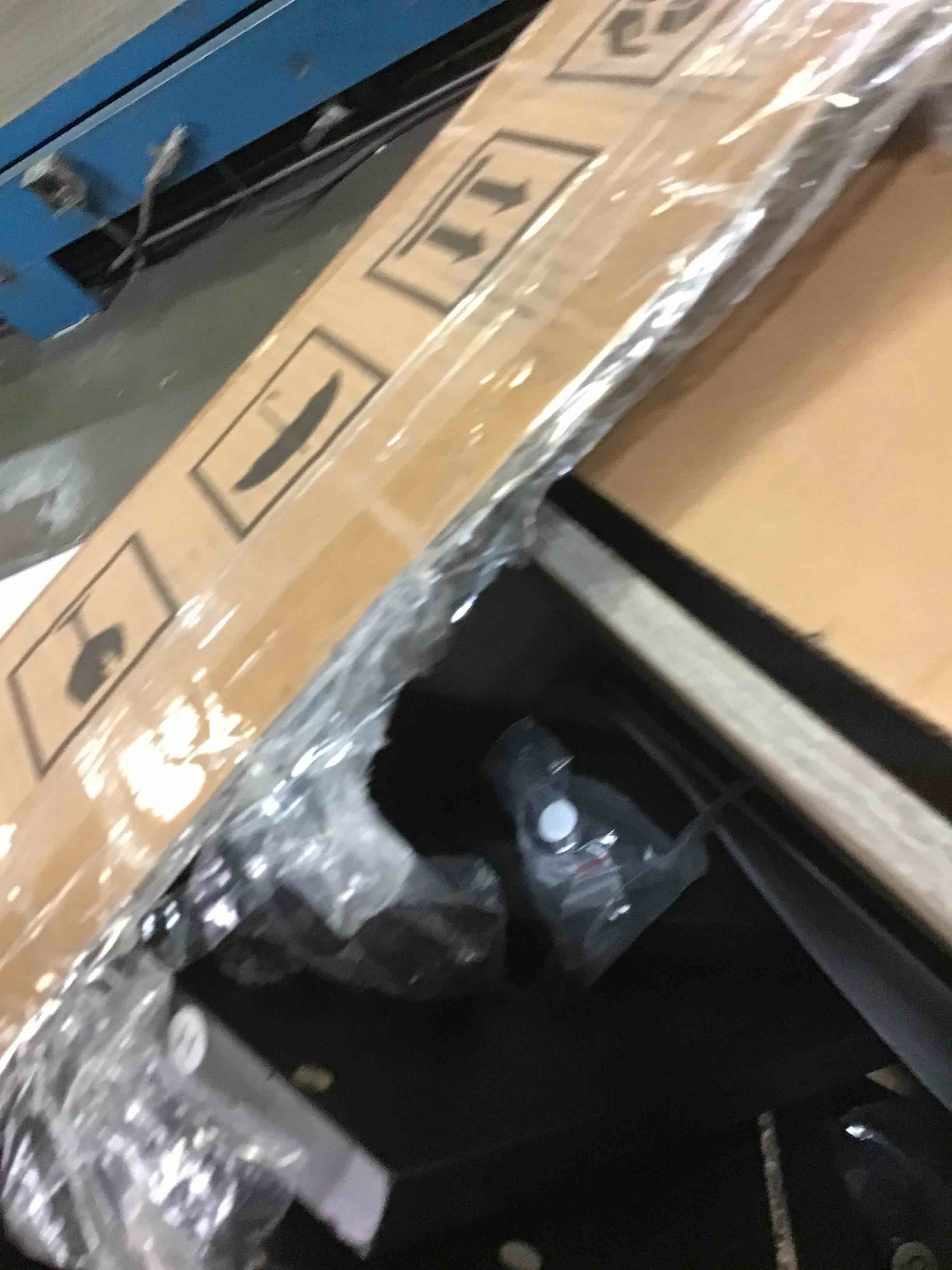 https://s3.amazonaws.com/lotting-images-prod/bidfta/RED5402708_1692733954607.jpeg