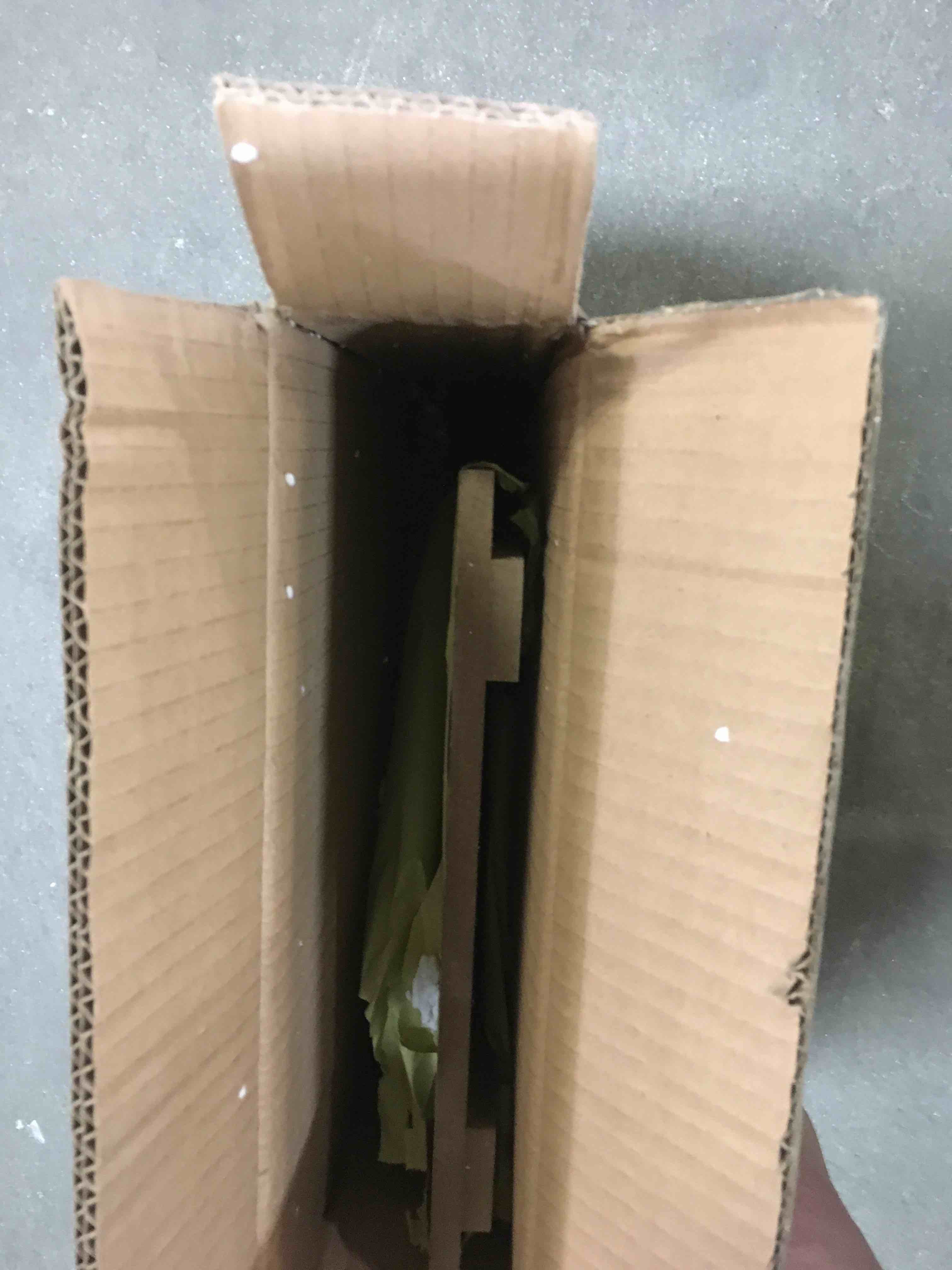 https://s3.amazonaws.com/lotting-images-prod/bidfta/RED5402812_1692802705059.jpeg