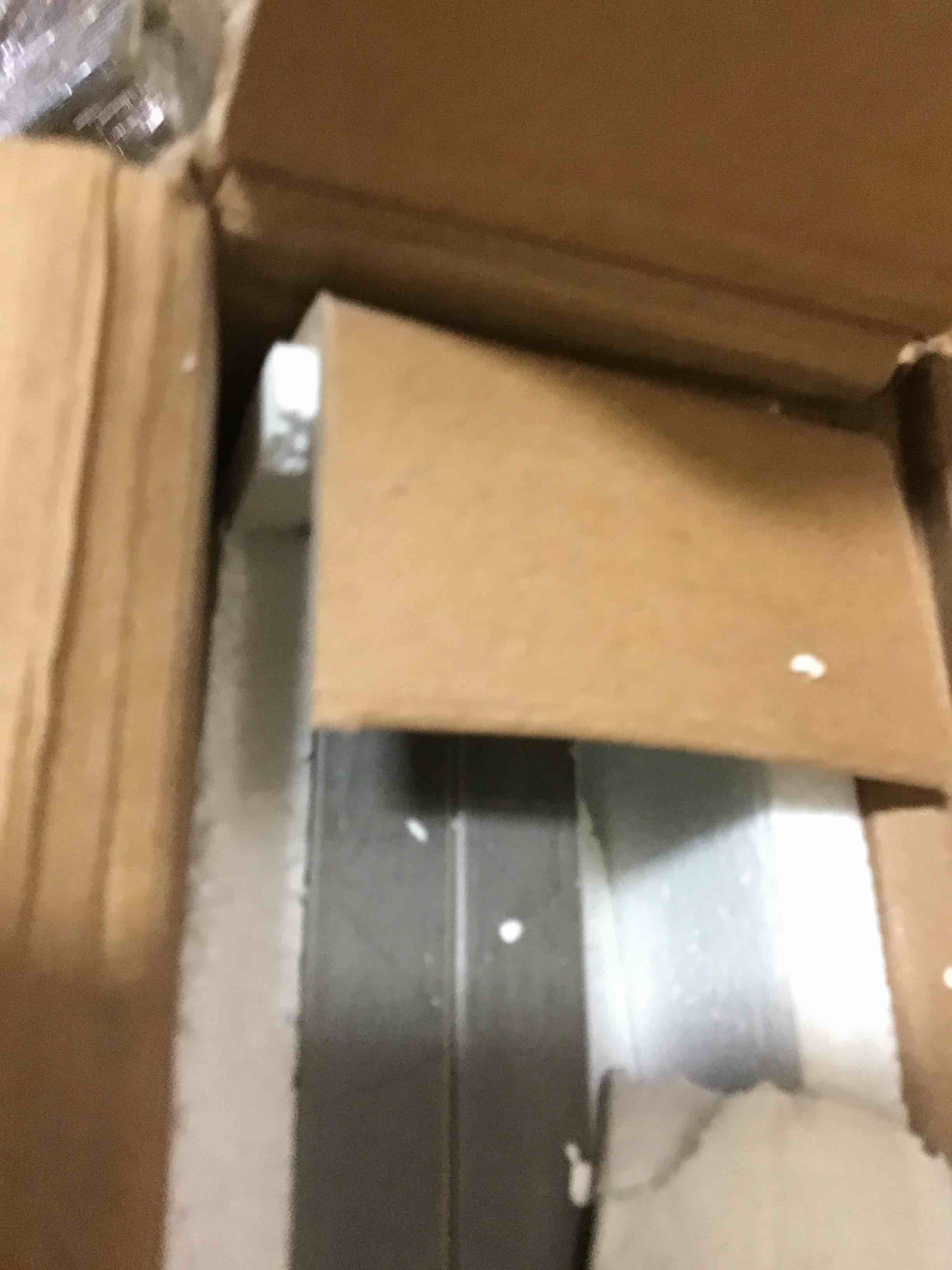 https://s3.amazonaws.com/lotting-images-prod/bidfta/RED5402995_1692897577755.jpeg