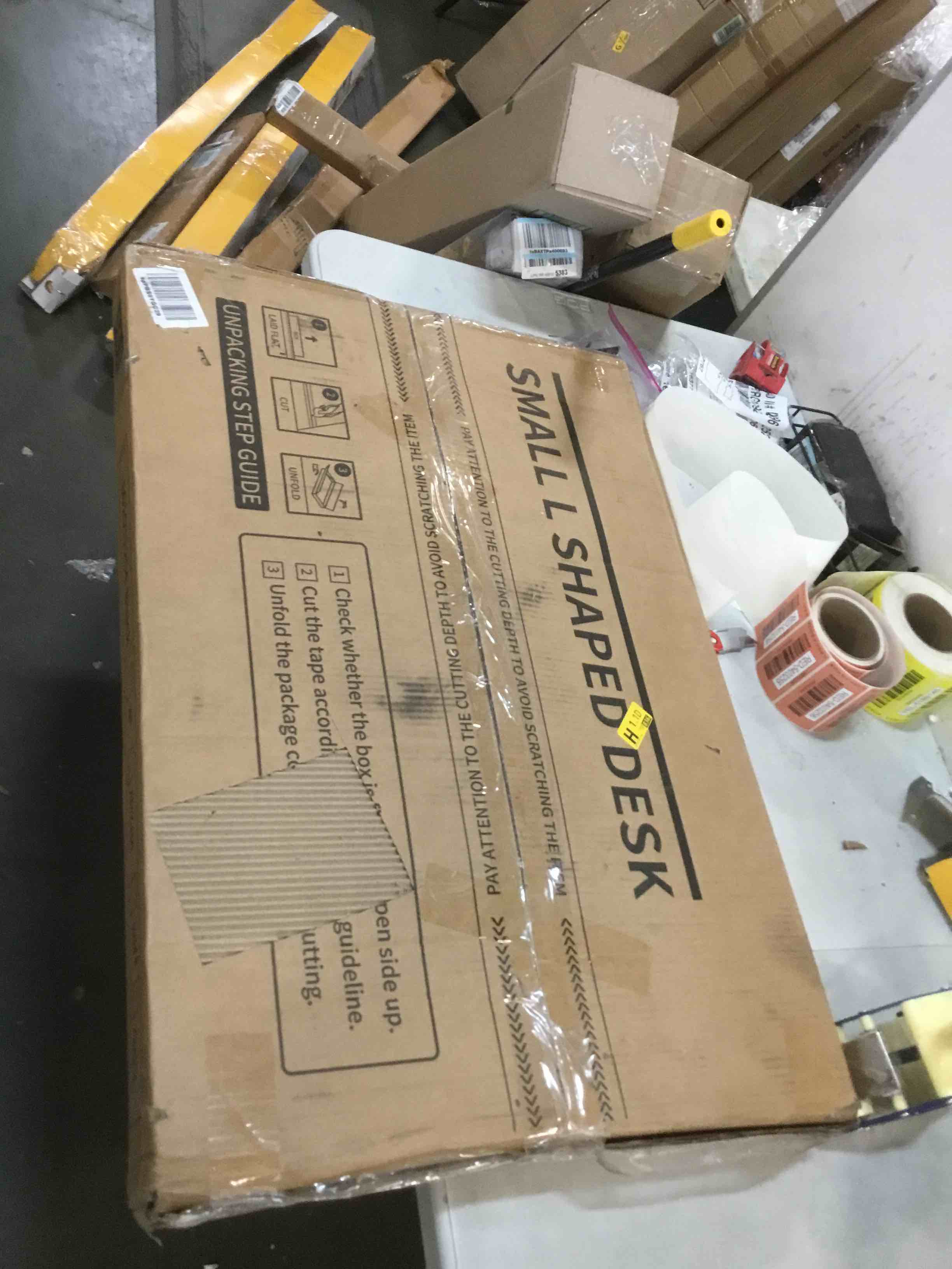 https://s3.amazonaws.com/lotting-images-prod/bidfta/RED5403254_1705518023593.jpeg