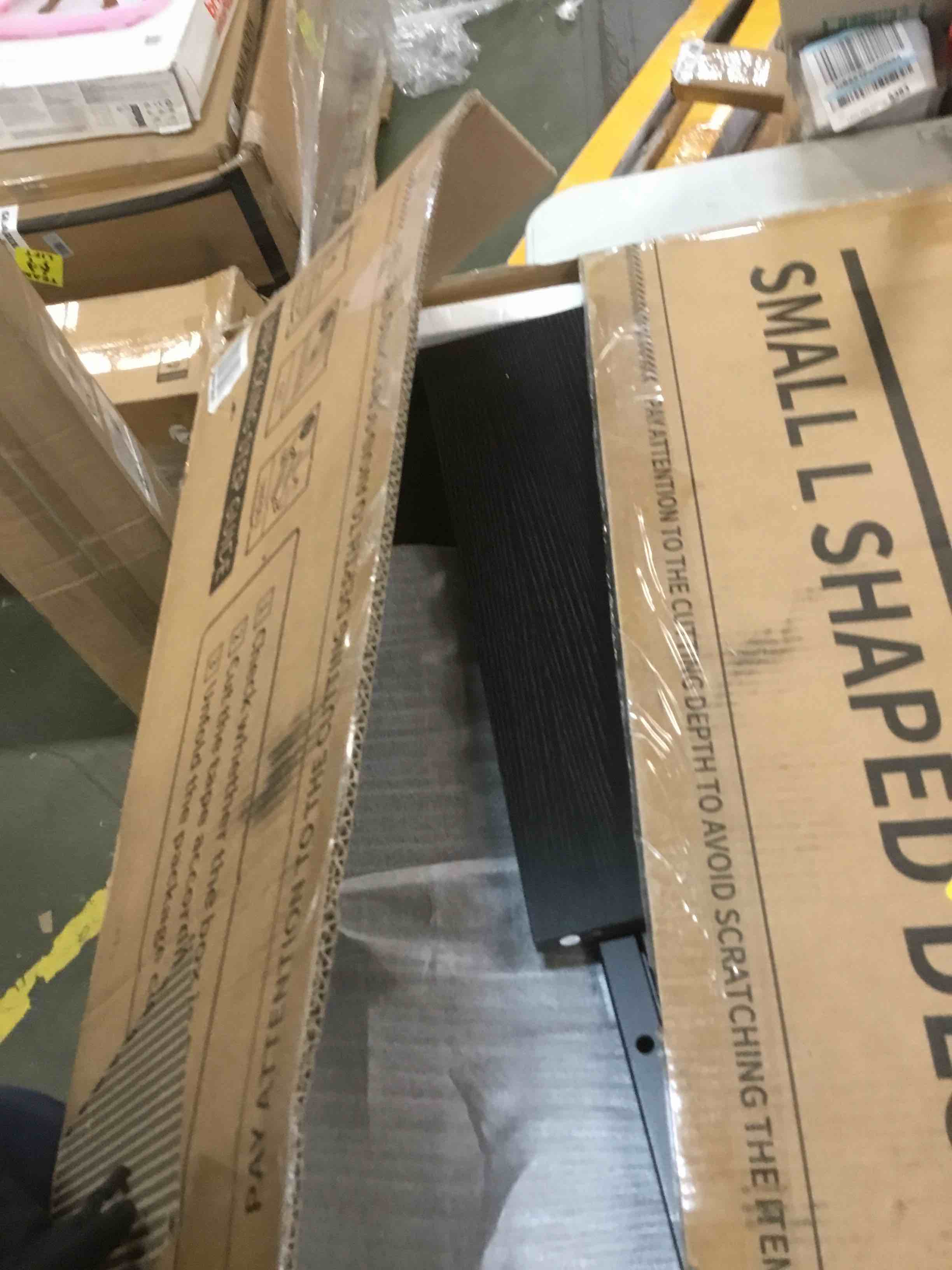 https://s3.amazonaws.com/lotting-images-prod/bidfta/RED5403254_1705518095061.jpeg