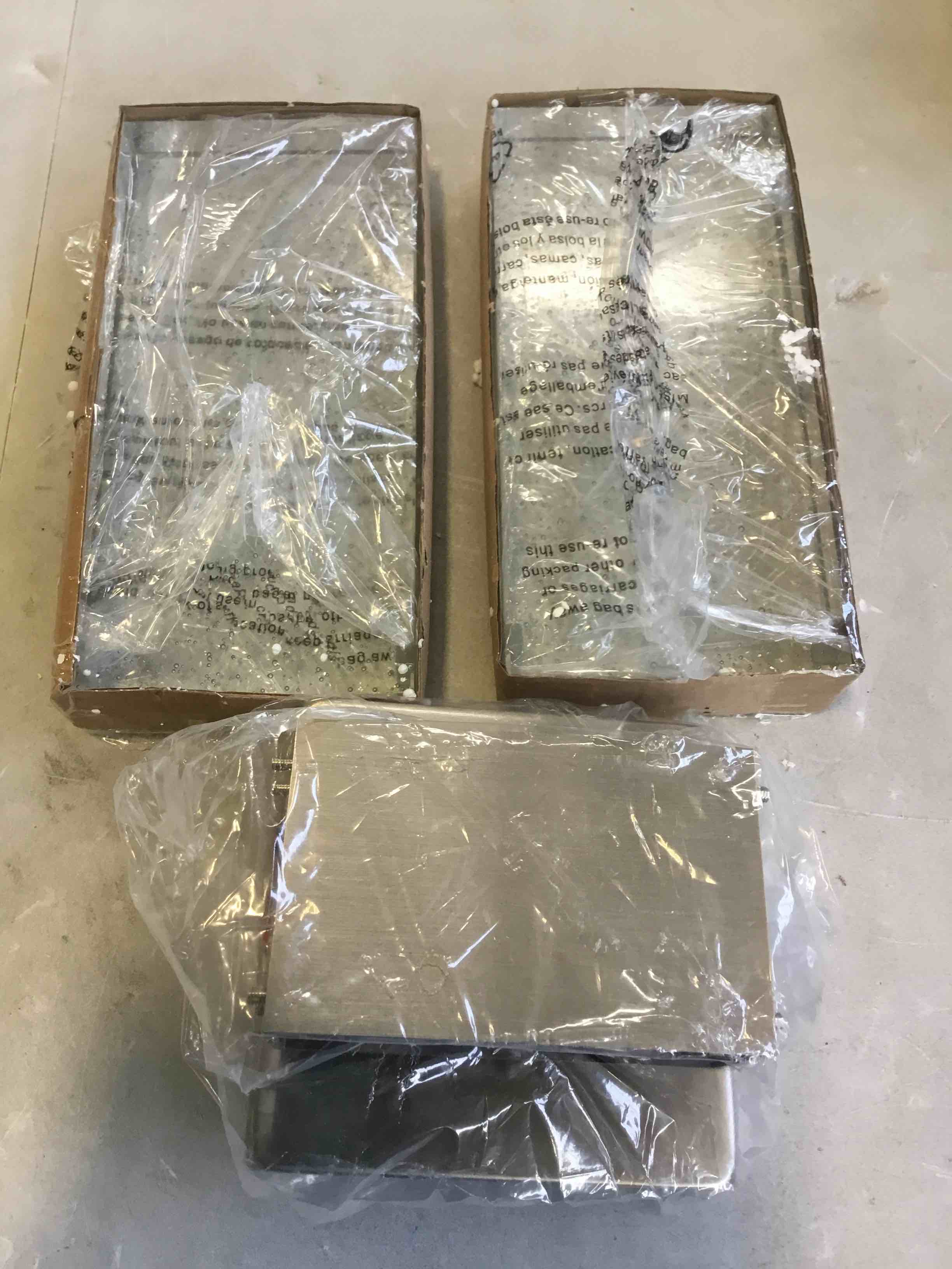 https://s3.amazonaws.com/lotting-images-prod/bidfta/RED5405206_1691591170035.jpeg