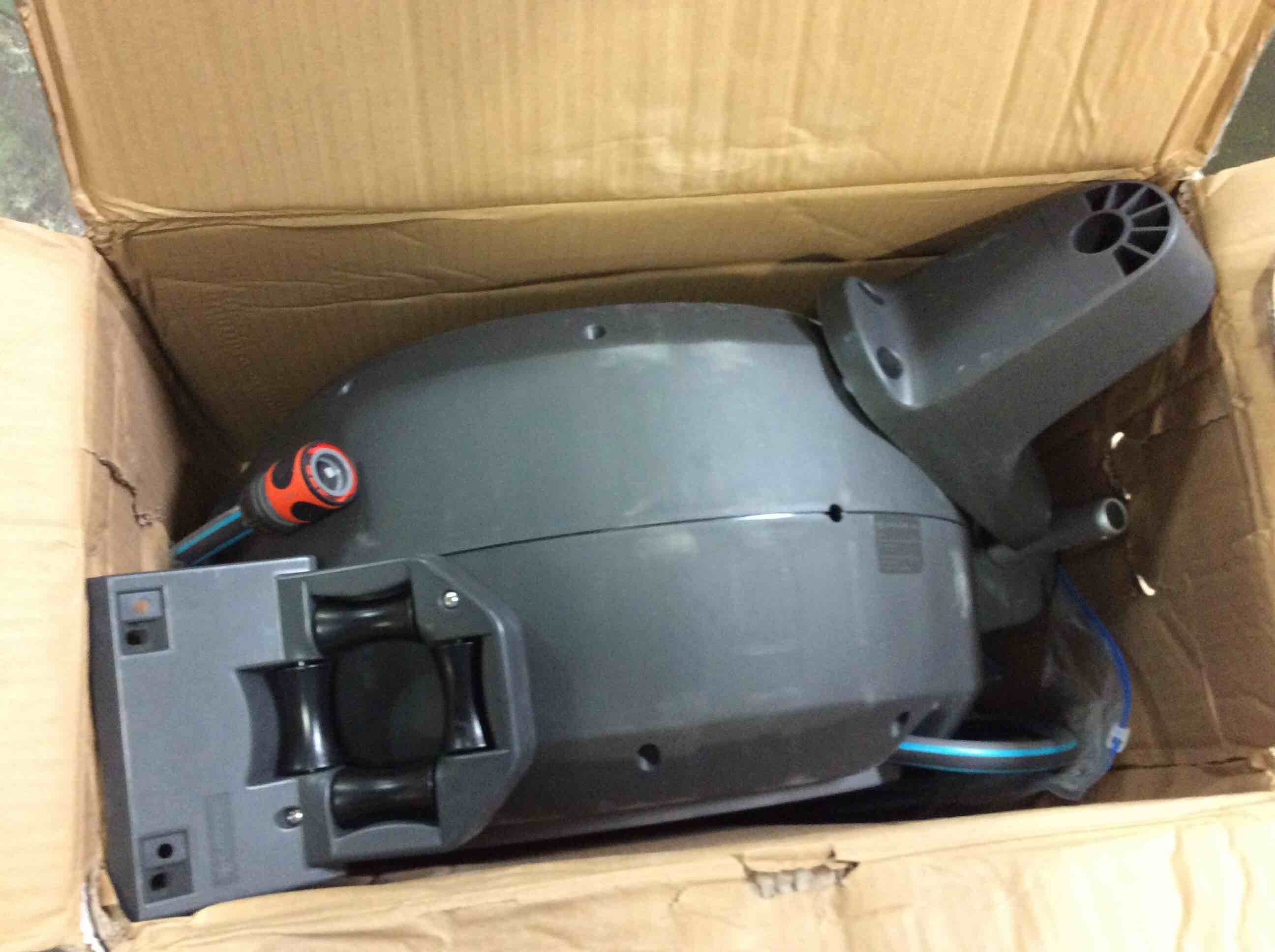 https://s3.amazonaws.com/lotting-images-prod/bidfta/RED5406914_1691690154369.jpeg