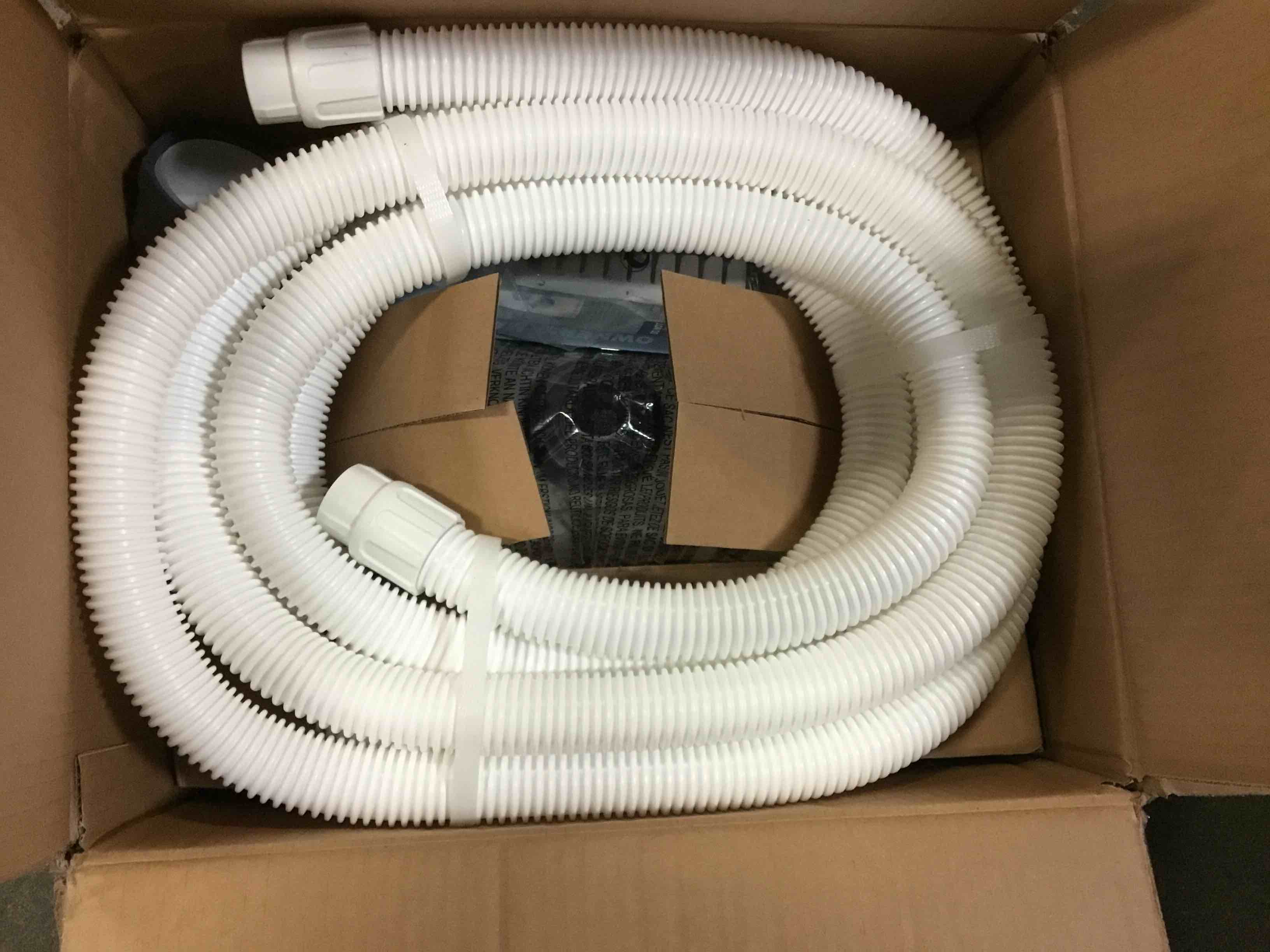 https://s3.amazonaws.com/lotting-images-prod/bidfta/RED5407578_1692276213705.jpeg