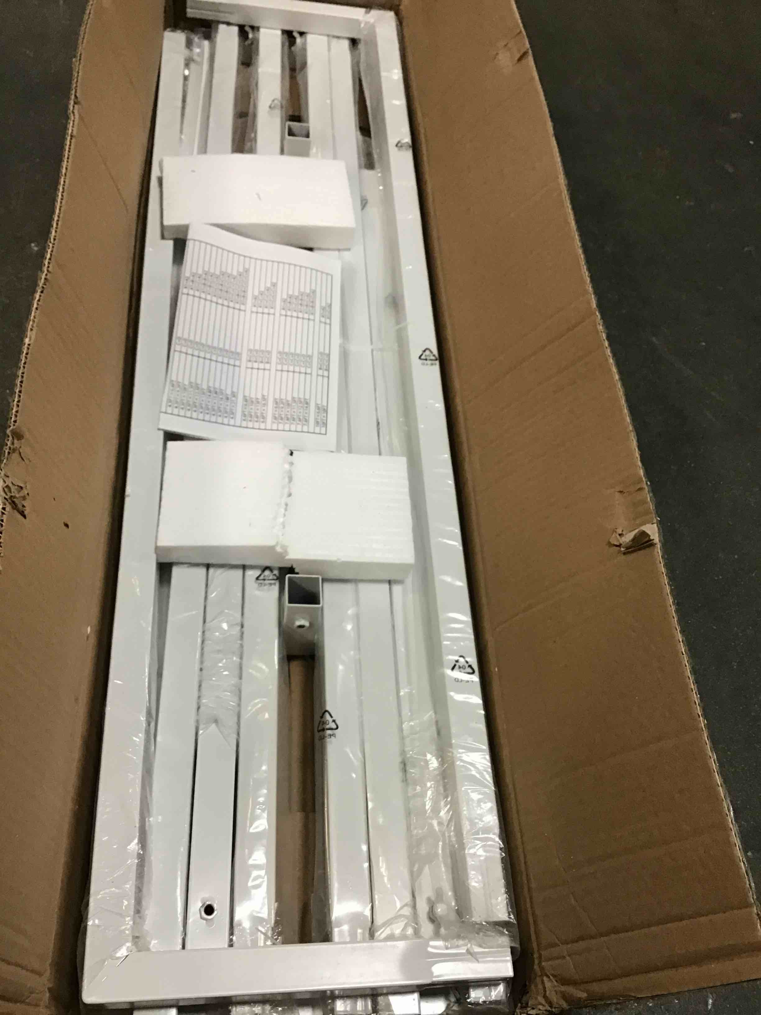 https://s3.amazonaws.com/lotting-images-prod/bidfta/RED5407778_1692383831664.jpeg