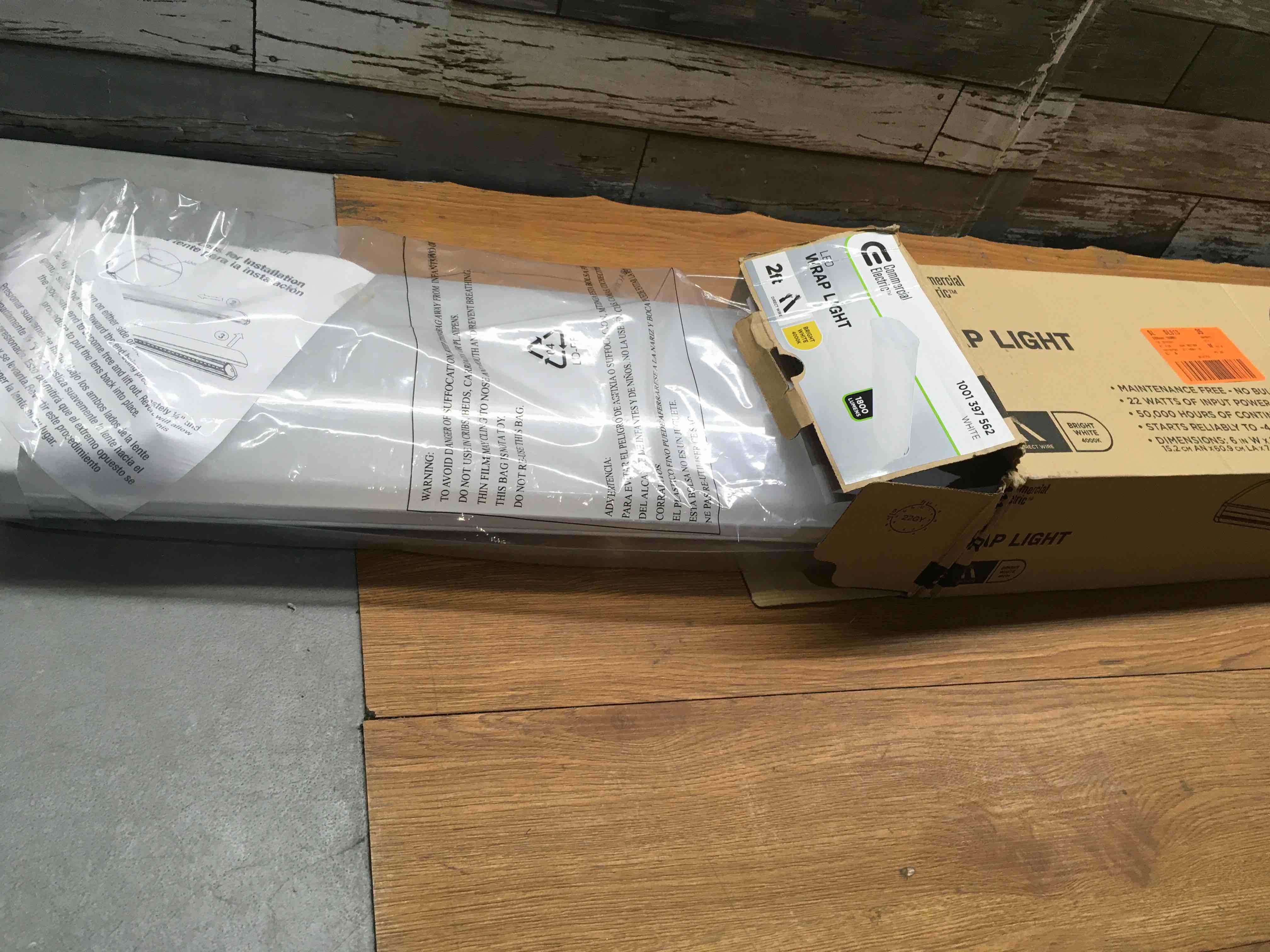 https://s3.amazonaws.com/lotting-images-prod/bidfta/RED5409915_1695648262339.jpeg