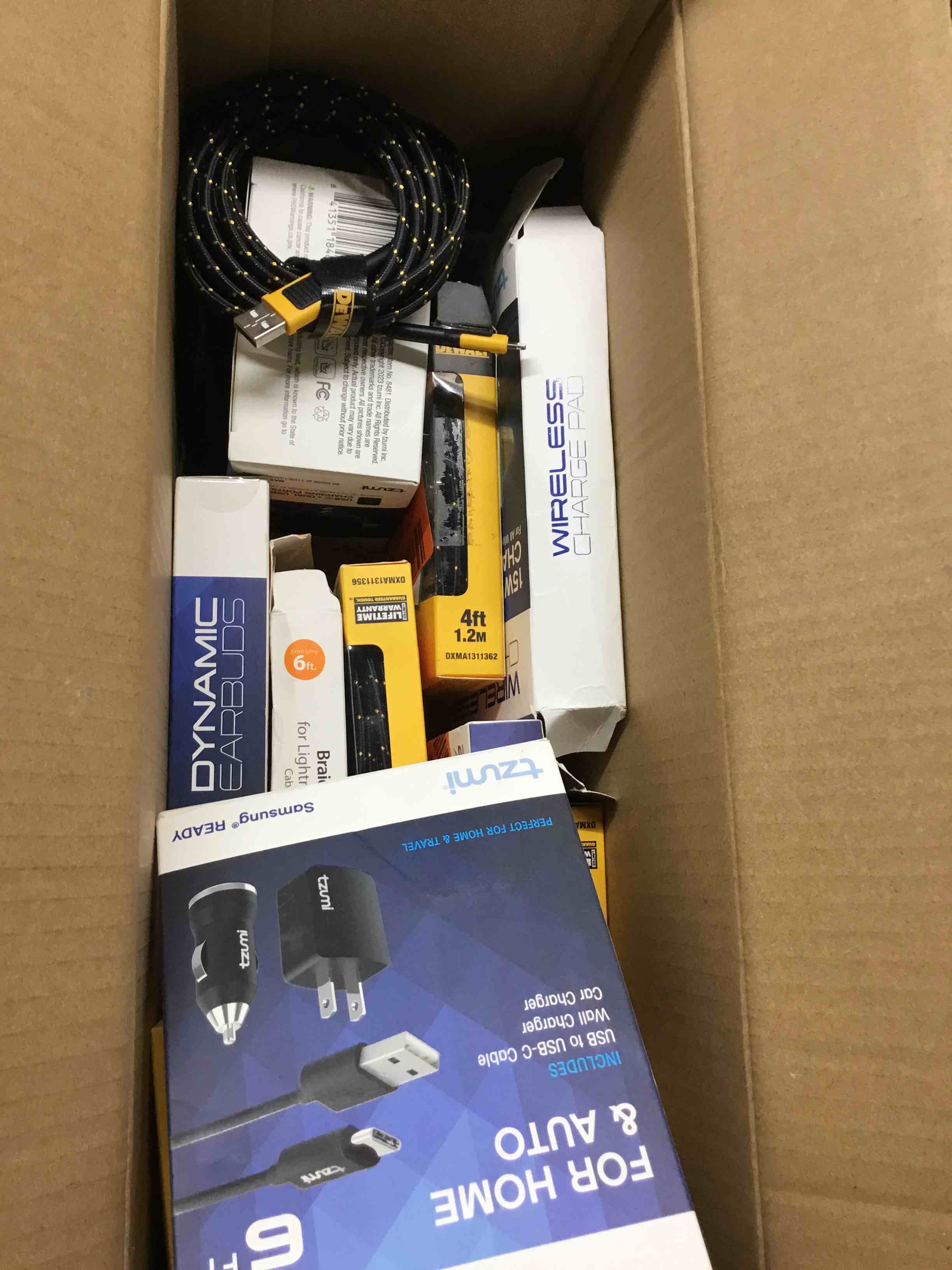 https://s3.amazonaws.com/lotting-images-prod/bidfta/RED5410960_1695645156461.jpeg