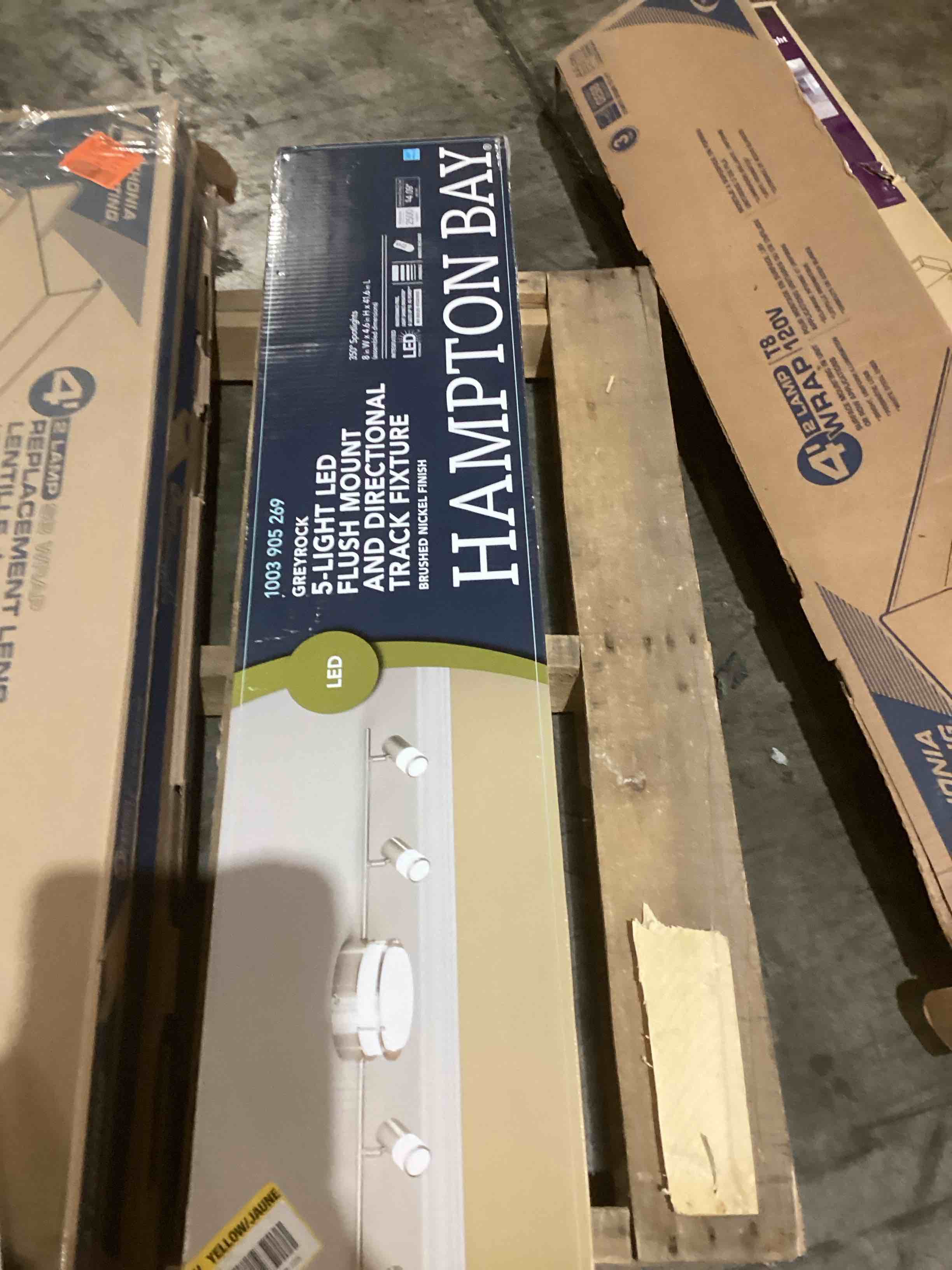 https://s3.amazonaws.com/lotting-images-prod/bidfta/RED5412693_1706129626456.jpeg