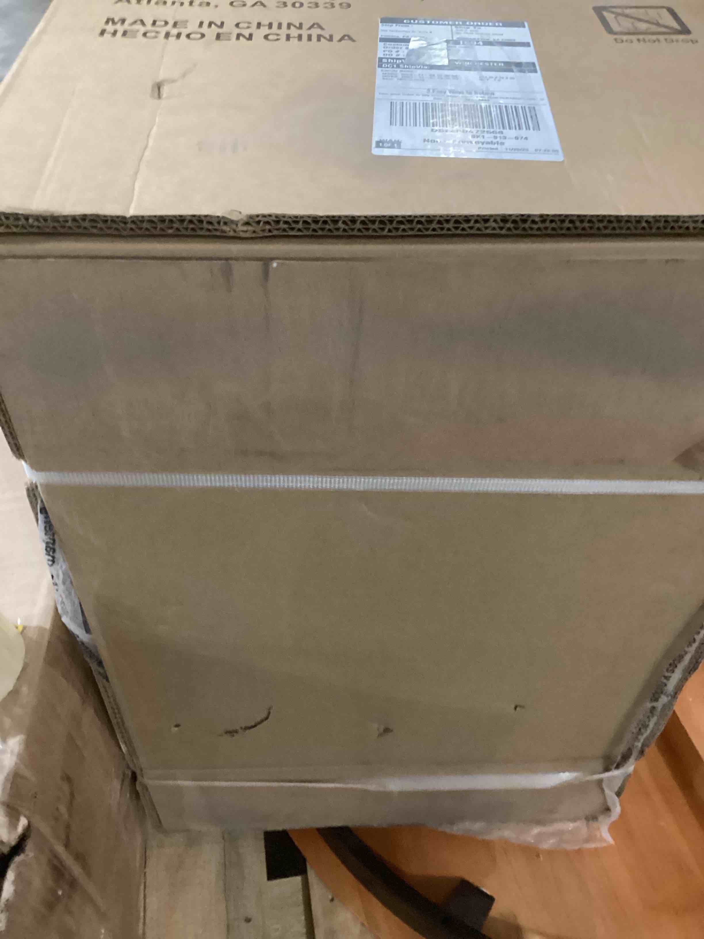 https://s3.amazonaws.com/lotting-images-prod/bidfta/RED5412731_1706196375041.jpeg