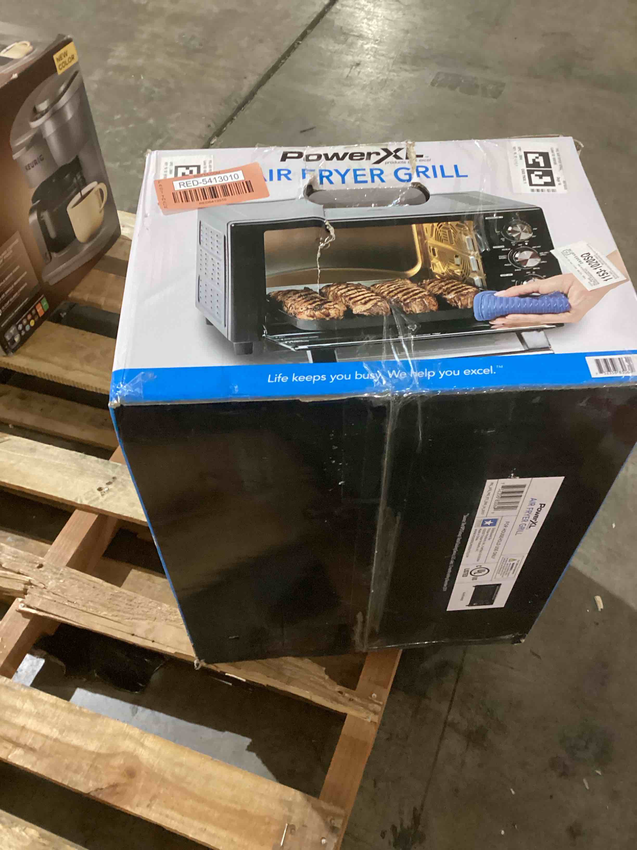 https://s3.amazonaws.com/lotting-images-prod/bidfta/RED5413010_1706554172851.jpeg