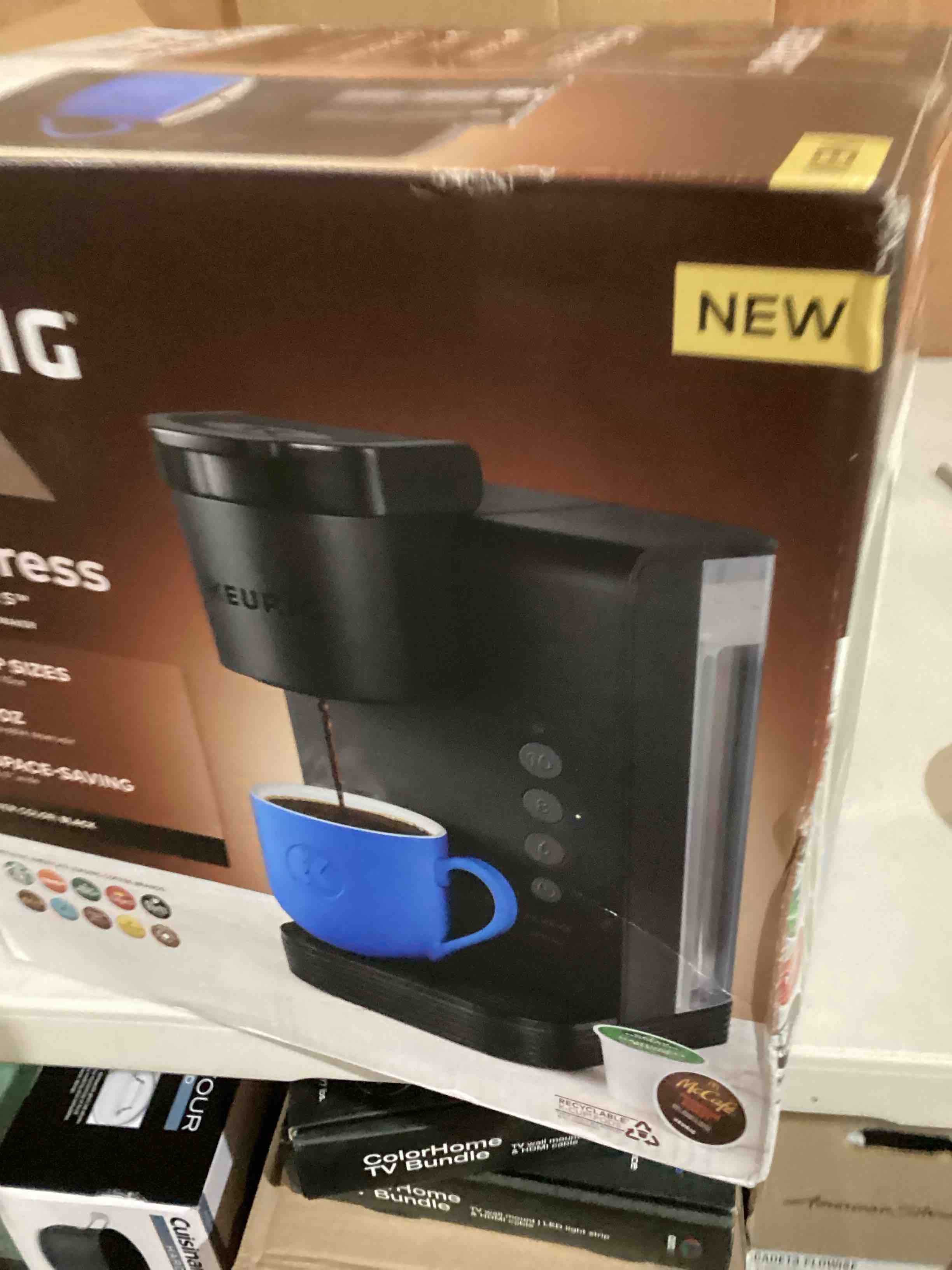 https://s3.amazonaws.com/lotting-images-prod/bidfta/RED5413015_1706554689515.jpeg