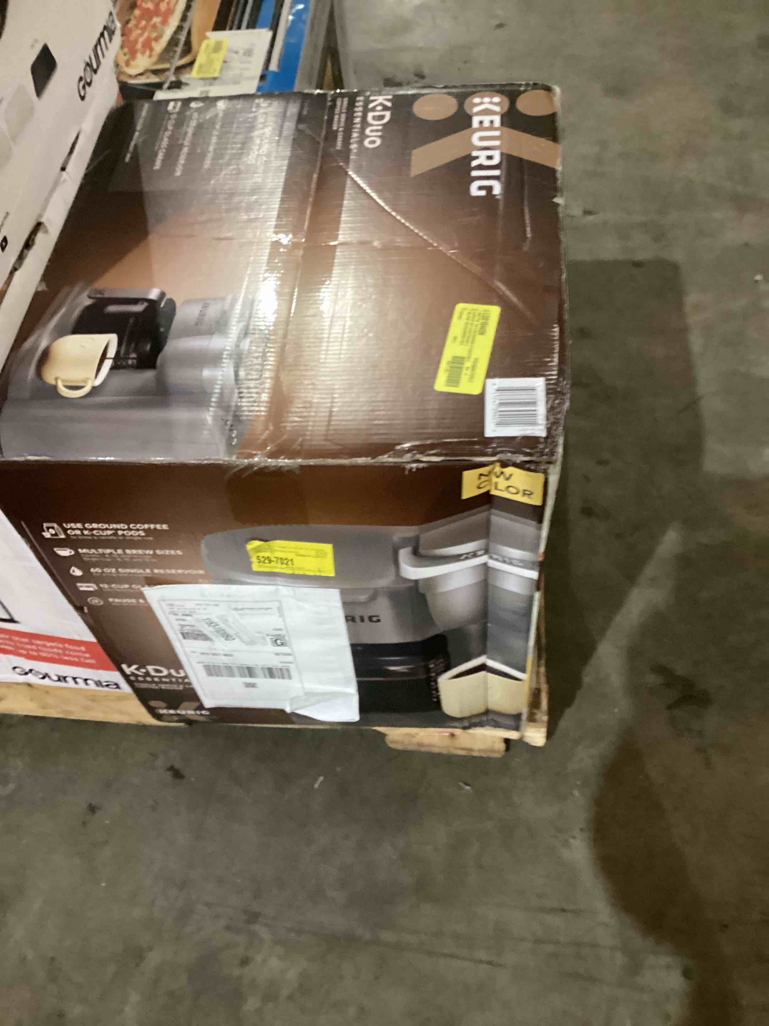 https://s3.amazonaws.com/lotting-images-prod/bidfta/RED5413018_1706554252291.jpeg