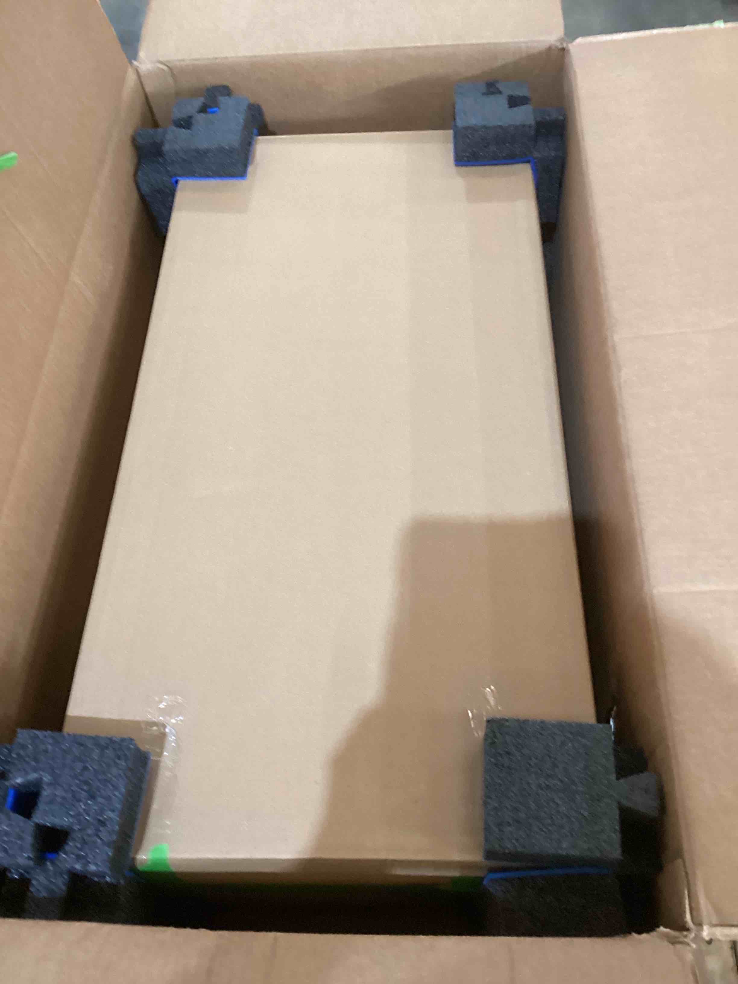 https://s3.amazonaws.com/lotting-images-prod/bidfta/RED5413478_1706898655594.jpeg
