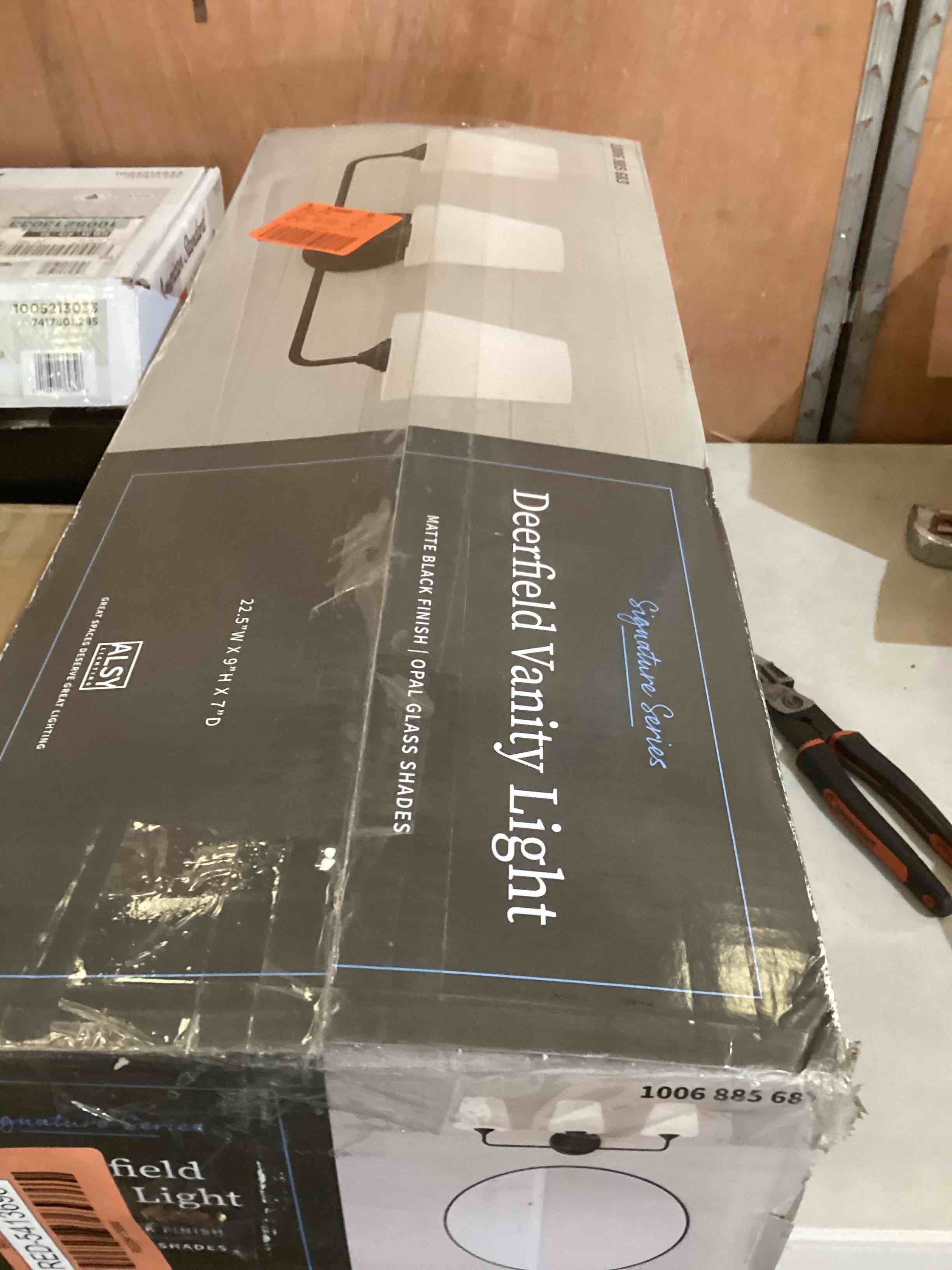 https://s3.amazonaws.com/lotting-images-prod/bidfta/RED5413698_1707335837737.jpeg
