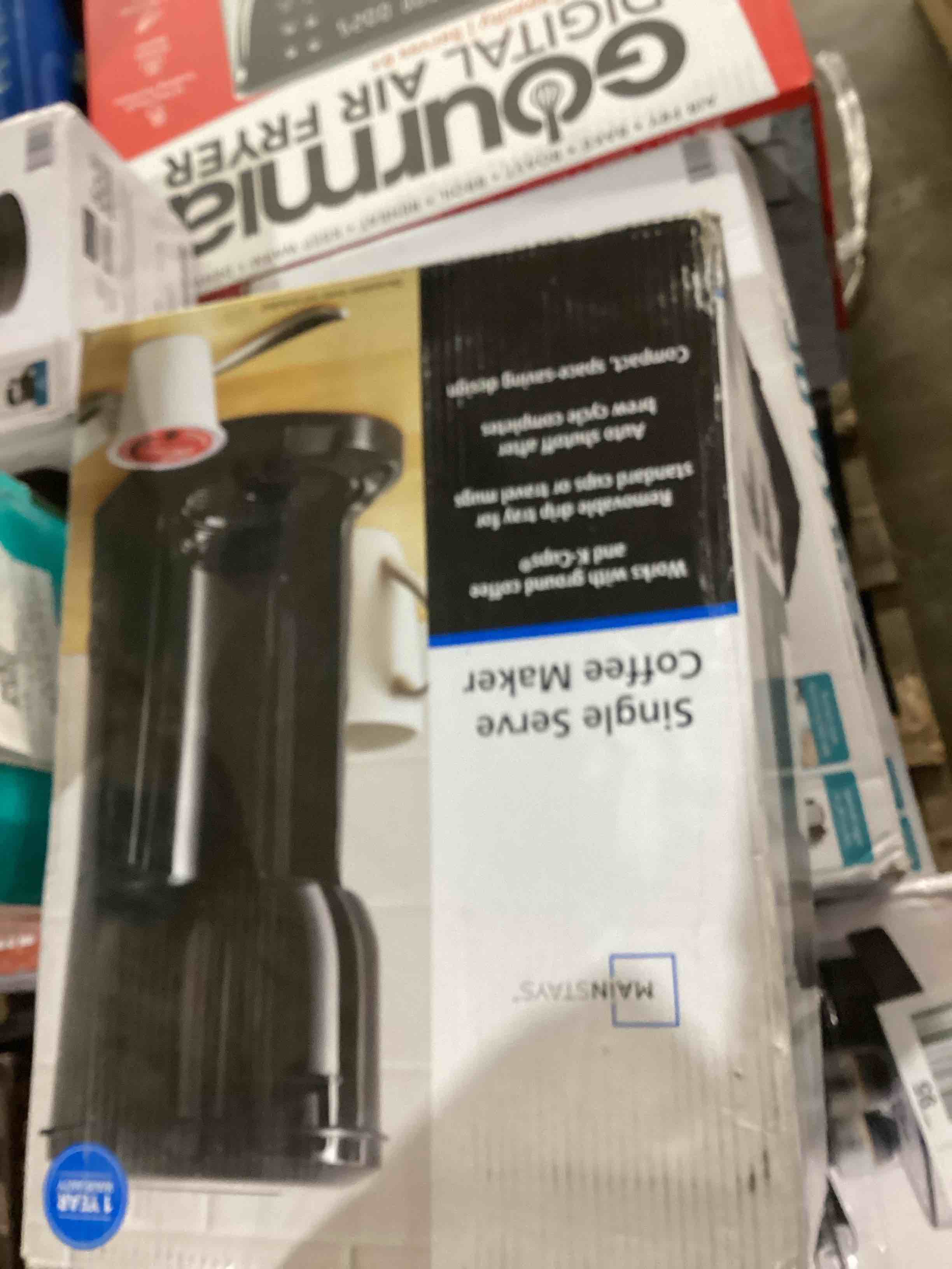 https://s3.amazonaws.com/lotting-images-prod/bidfta/RED5414038_1706727405805.jpeg