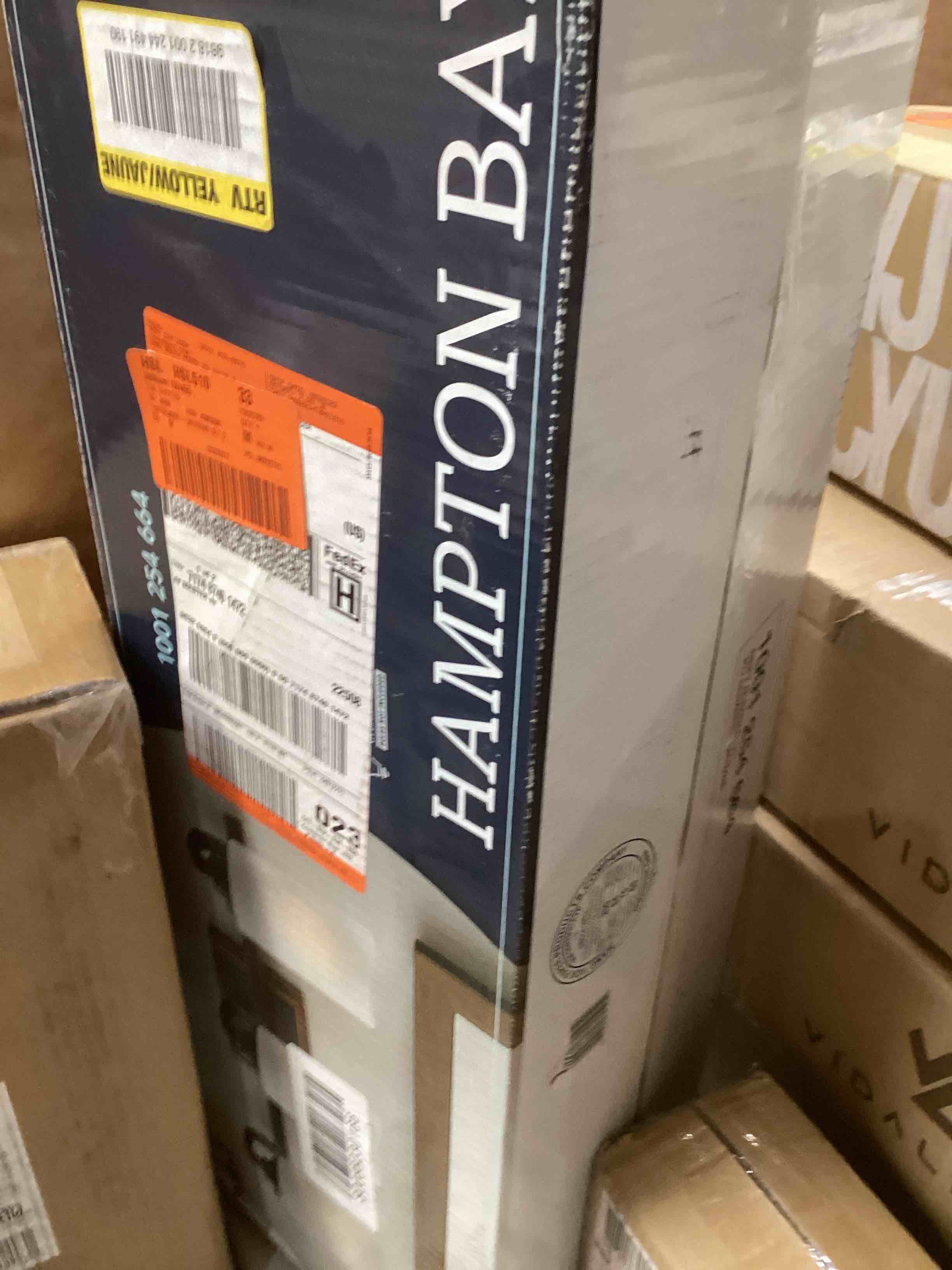 https://s3.amazonaws.com/lotting-images-prod/bidfta/RED5414956_1707408114828.jpeg