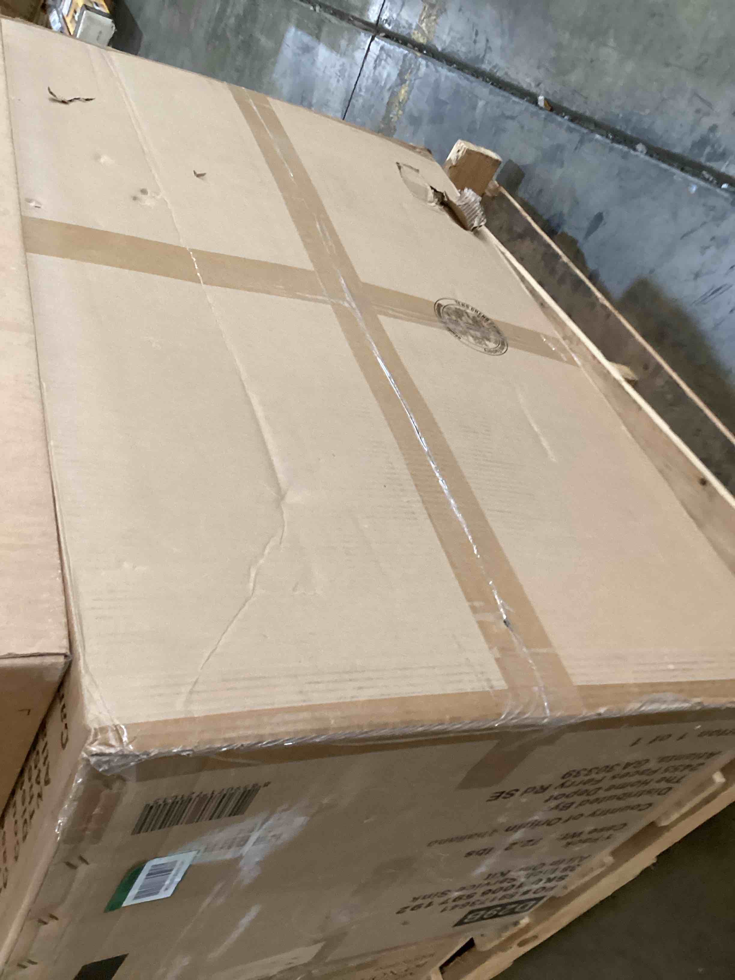 https://s3.amazonaws.com/lotting-images-prod/bidfta/RED5415701_1707935702020.jpeg