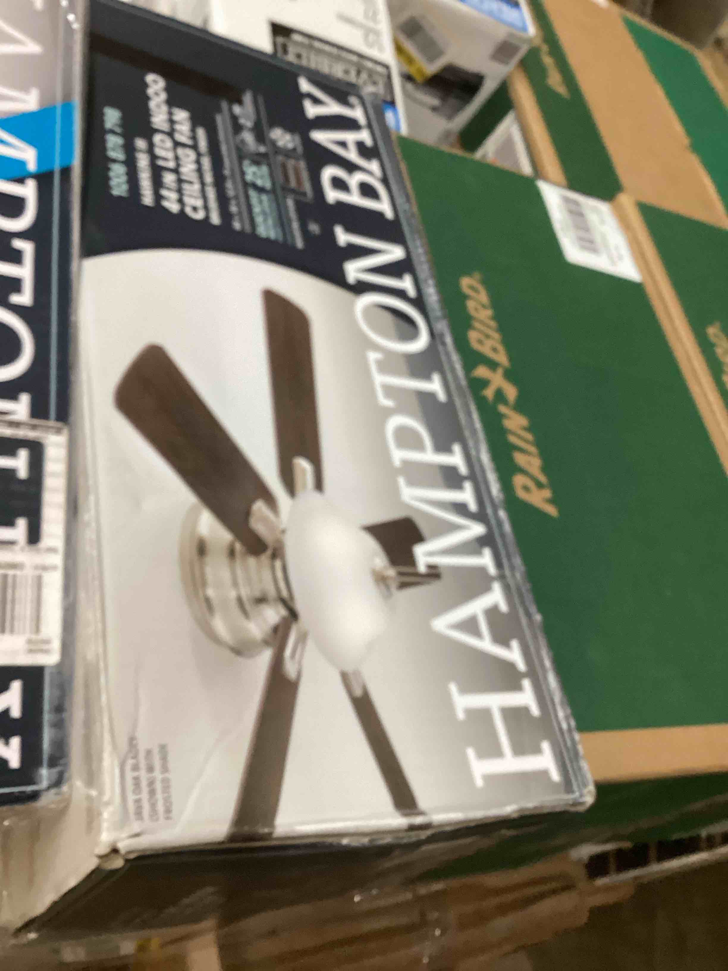 https://s3.amazonaws.com/lotting-images-prod/bidfta/RED5416379_1708369169994.jpeg