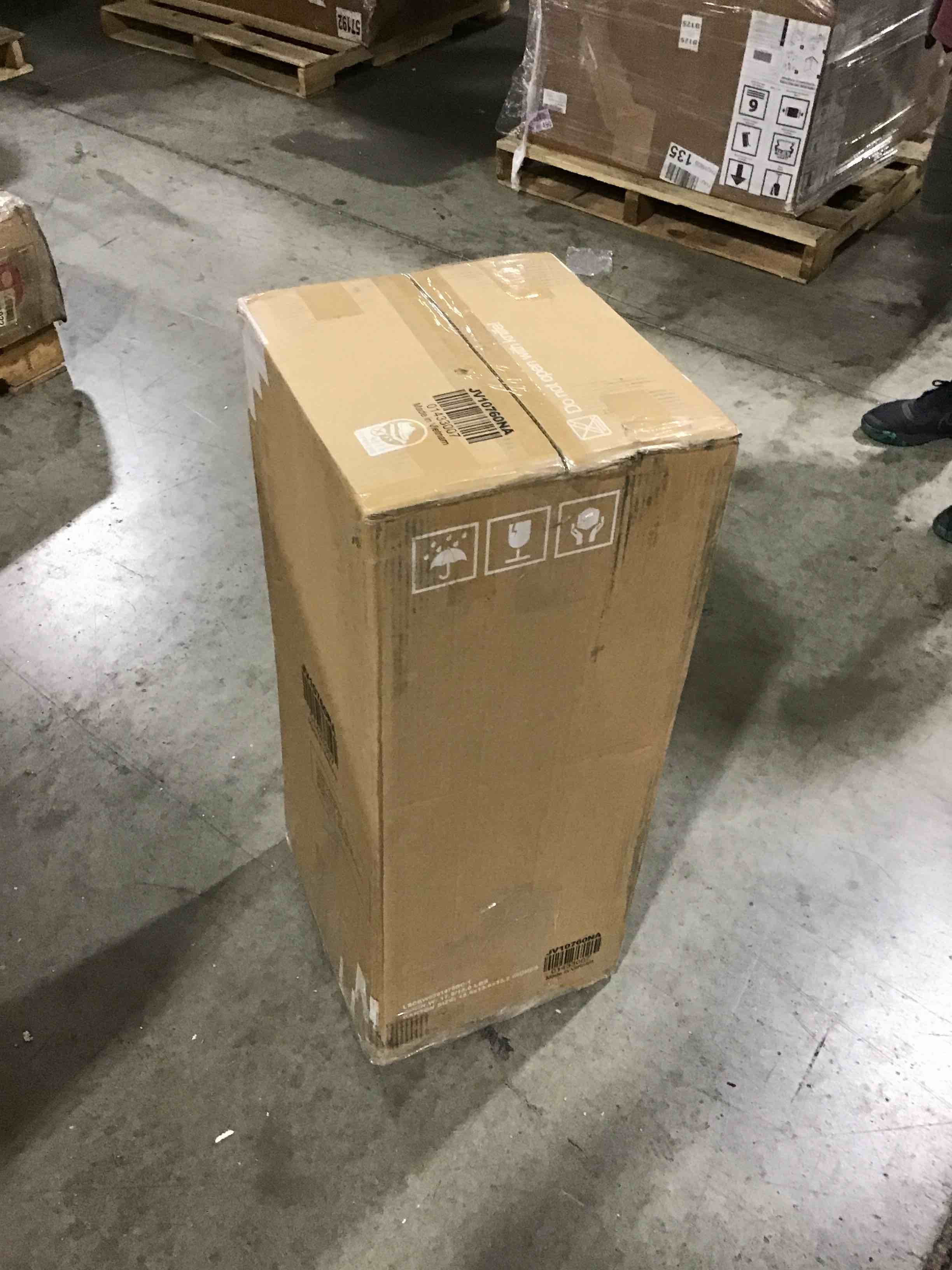 https://s3.amazonaws.com/lotting-images-prod/bidfta/RED5417284_1697895266638.jpeg