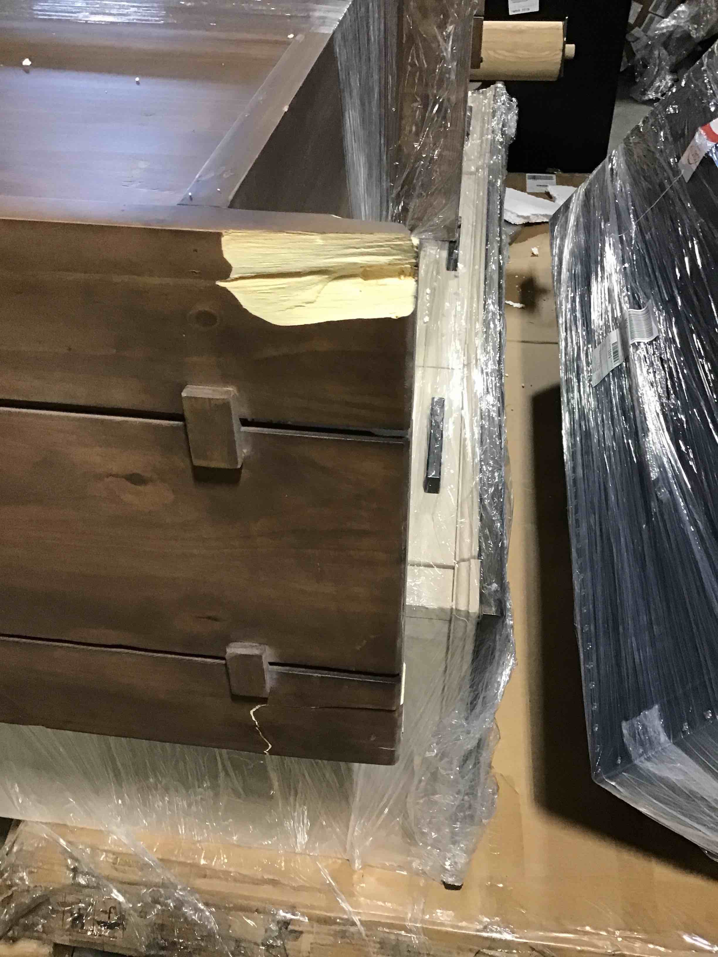 https://s3.amazonaws.com/lotting-images-prod/bidfta/RED5417330_1698068178371.jpeg