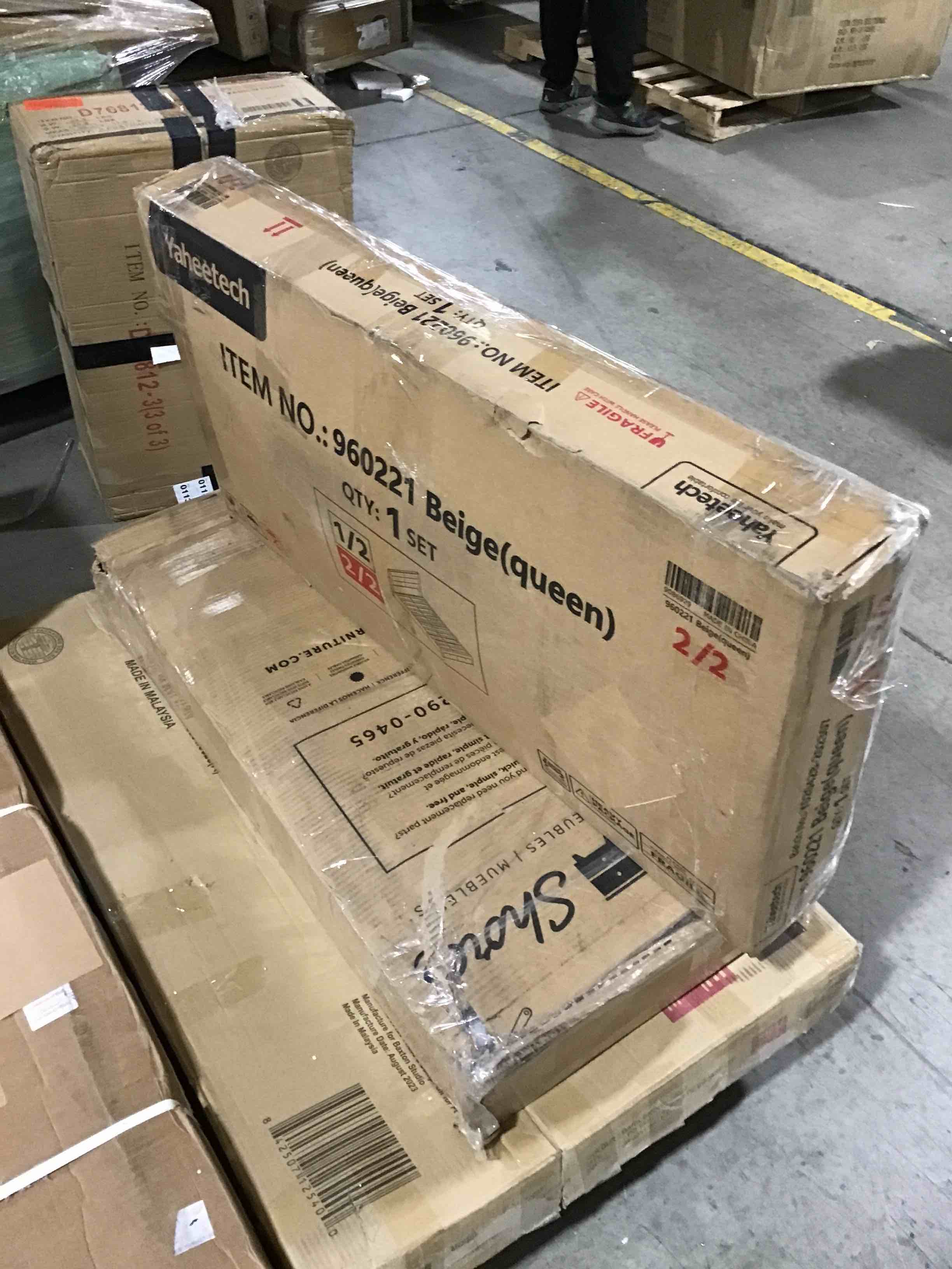 https://s3.amazonaws.com/lotting-images-prod/bidfta/RED5417368_1698258923730.jpeg