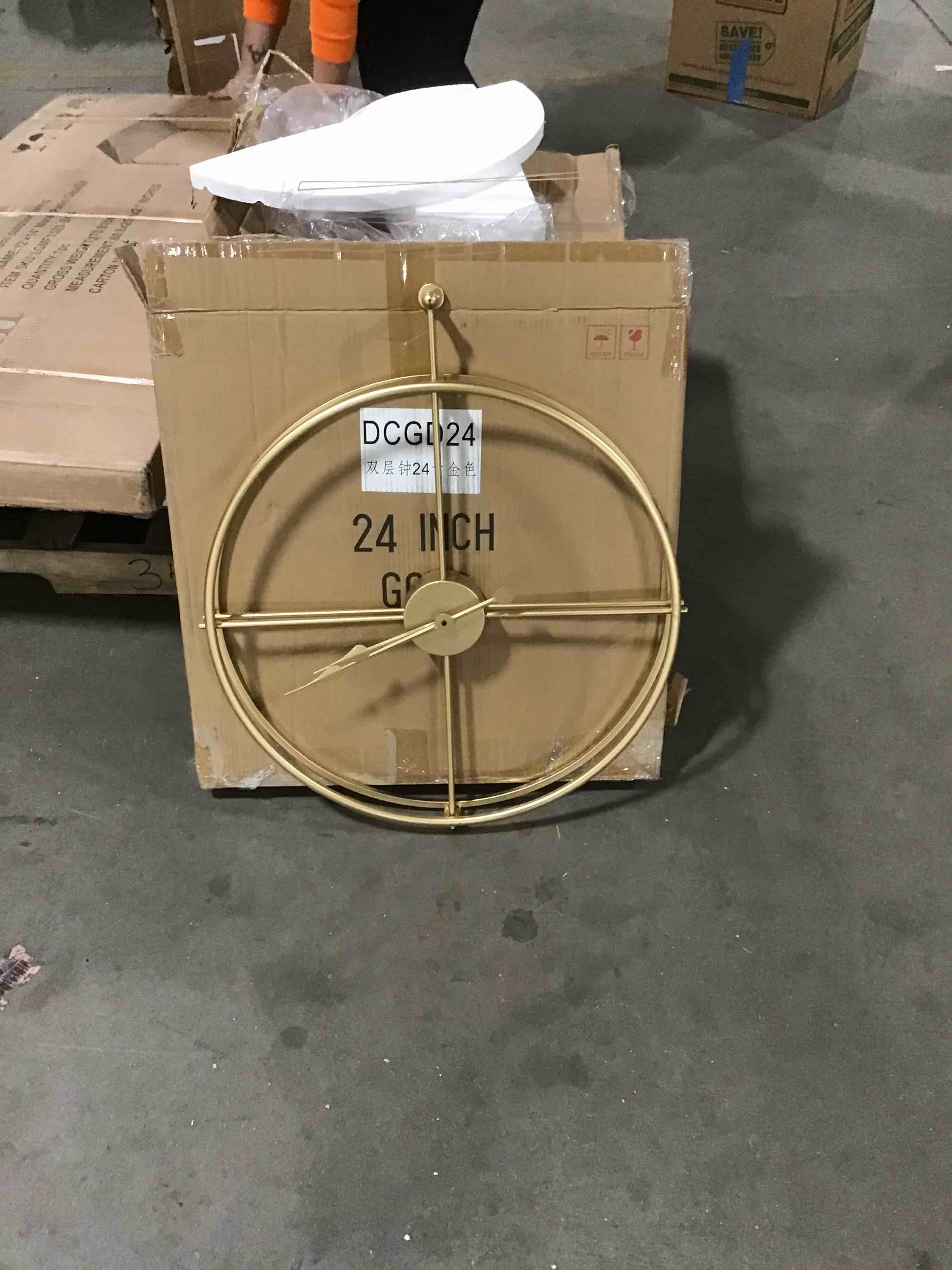 https://s3.amazonaws.com/lotting-images-prod/bidfta/RED5417770_1699031235071.jpeg