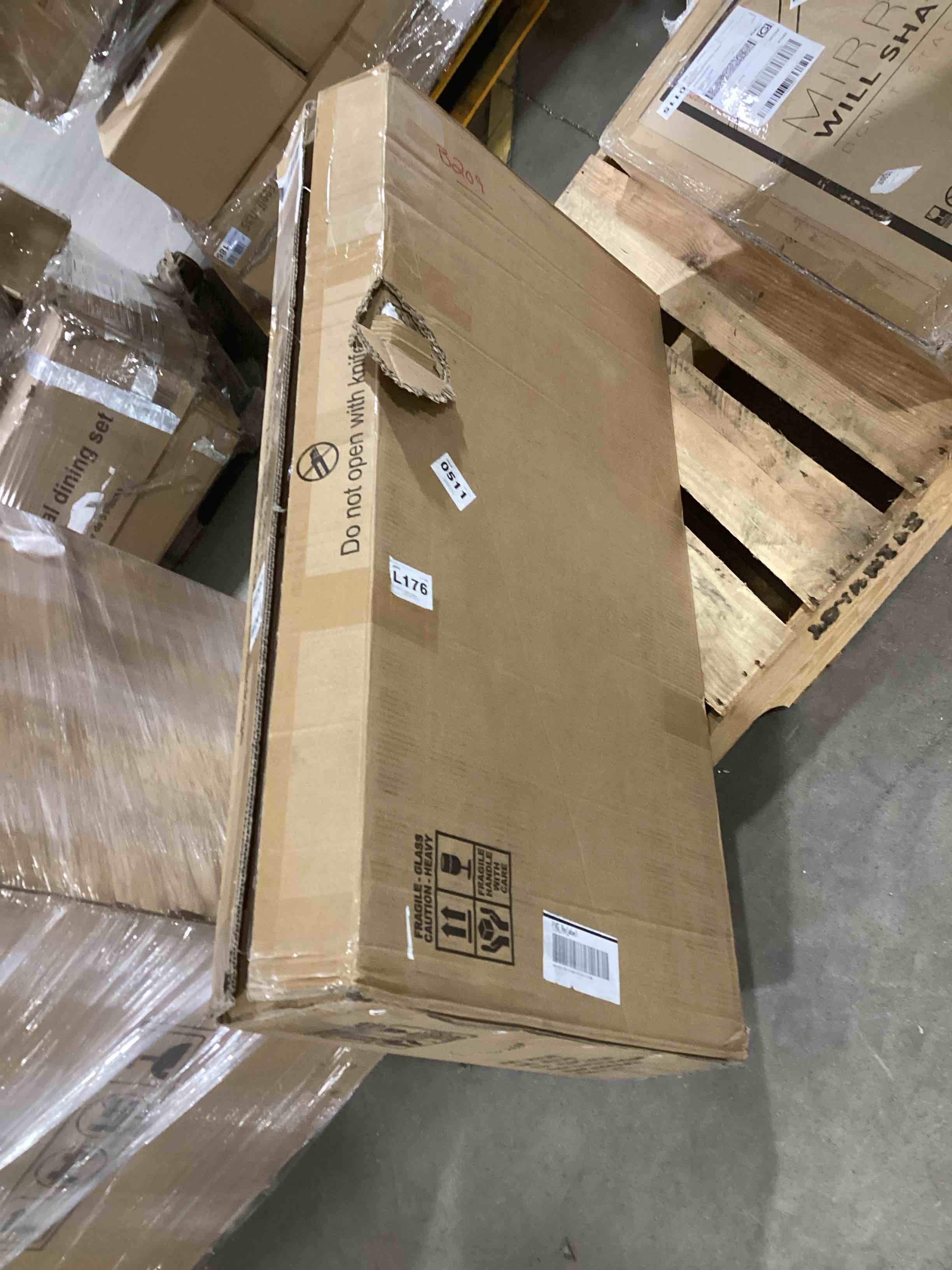https://s3.amazonaws.com/lotting-images-prod/bidfta/RED5418326_1700056812984.jpeg