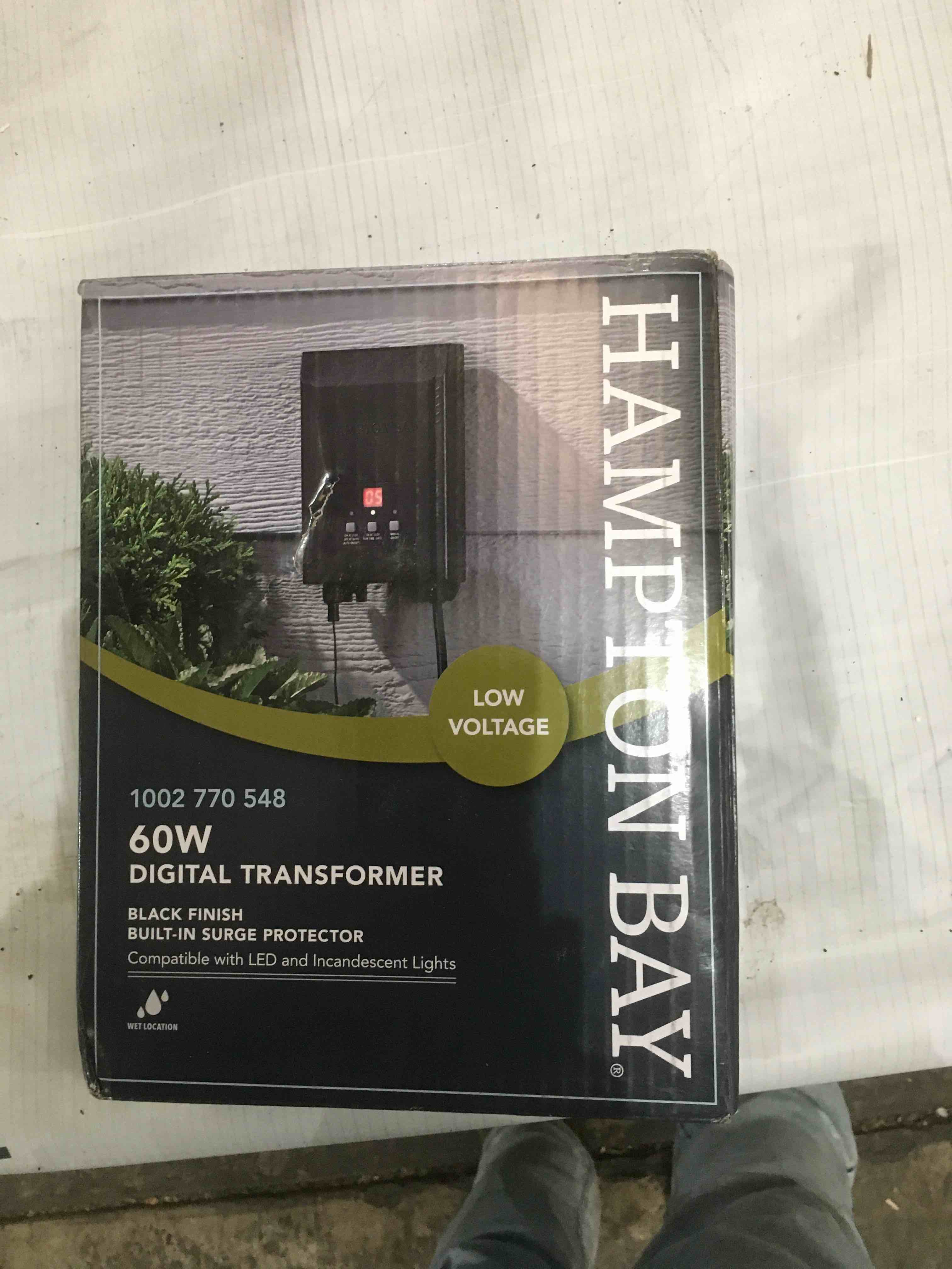 https://s3.amazonaws.com/lotting-images-prod/bidfta/RED5420248_1703168359638.jpeg