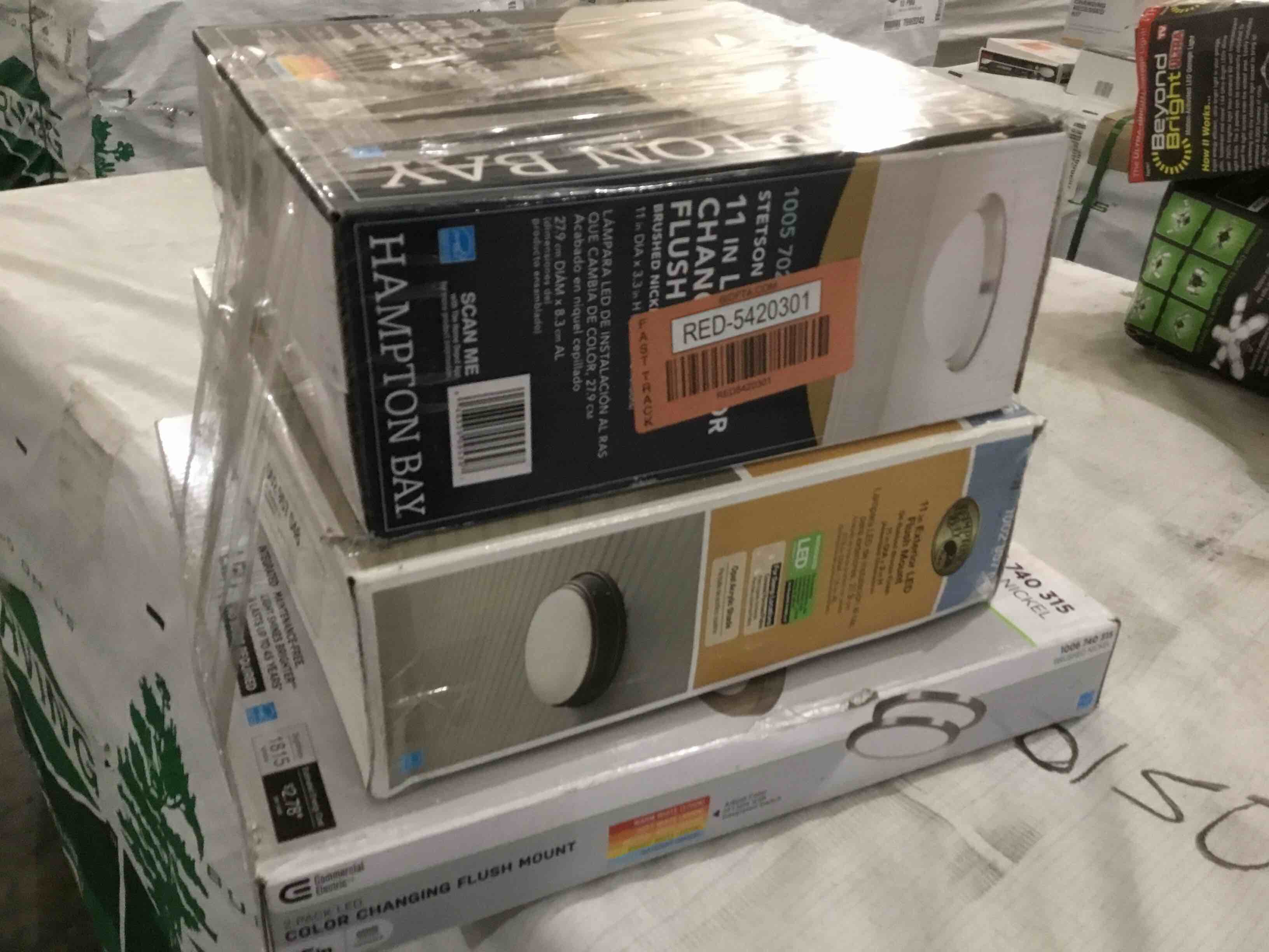 https://s3.amazonaws.com/lotting-images-prod/bidfta/RED5420301_1703189103780.jpeg