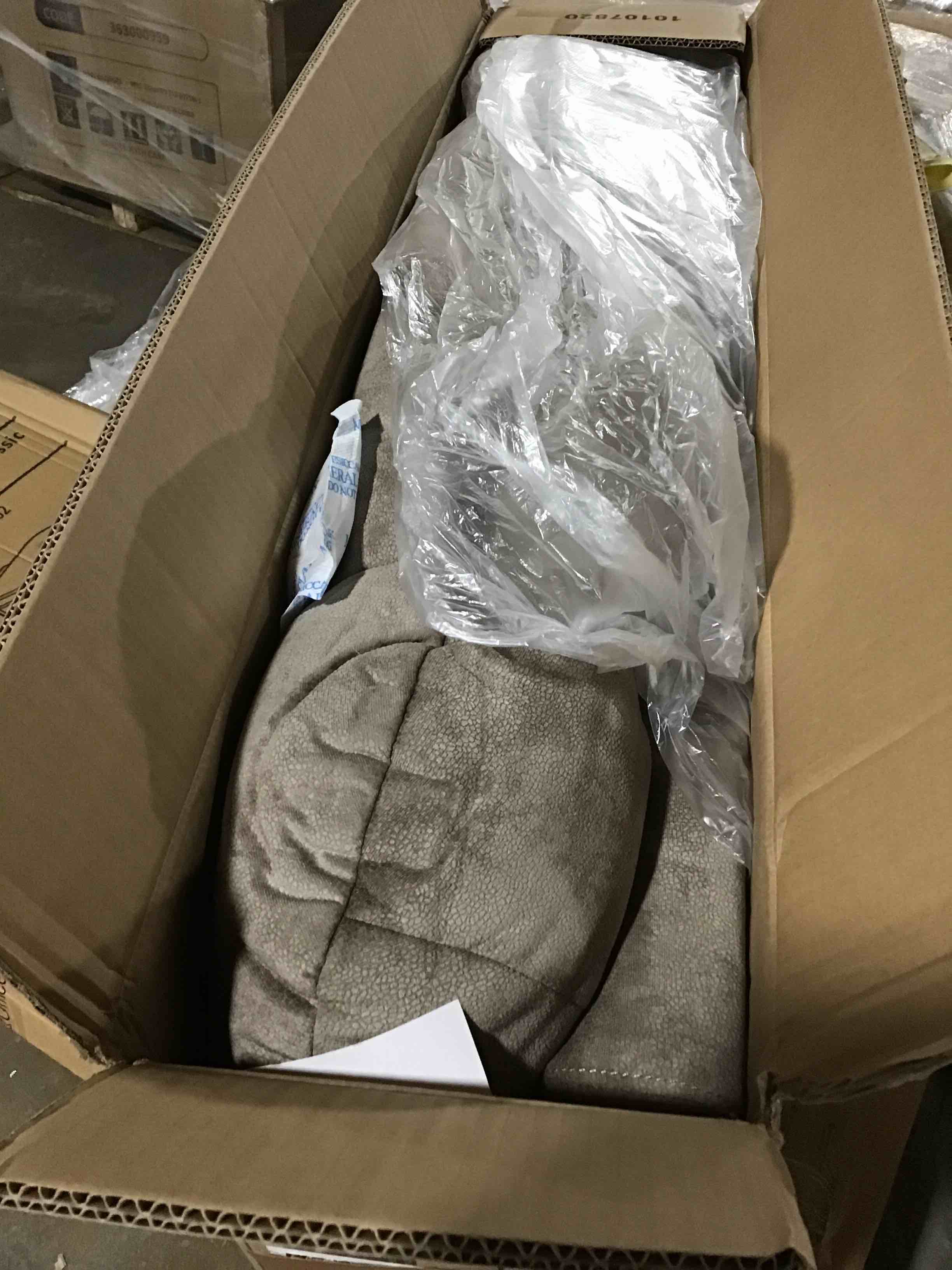 https://s3.amazonaws.com/lotting-images-prod/bidfta/RED5421478_1696682694843.jpeg