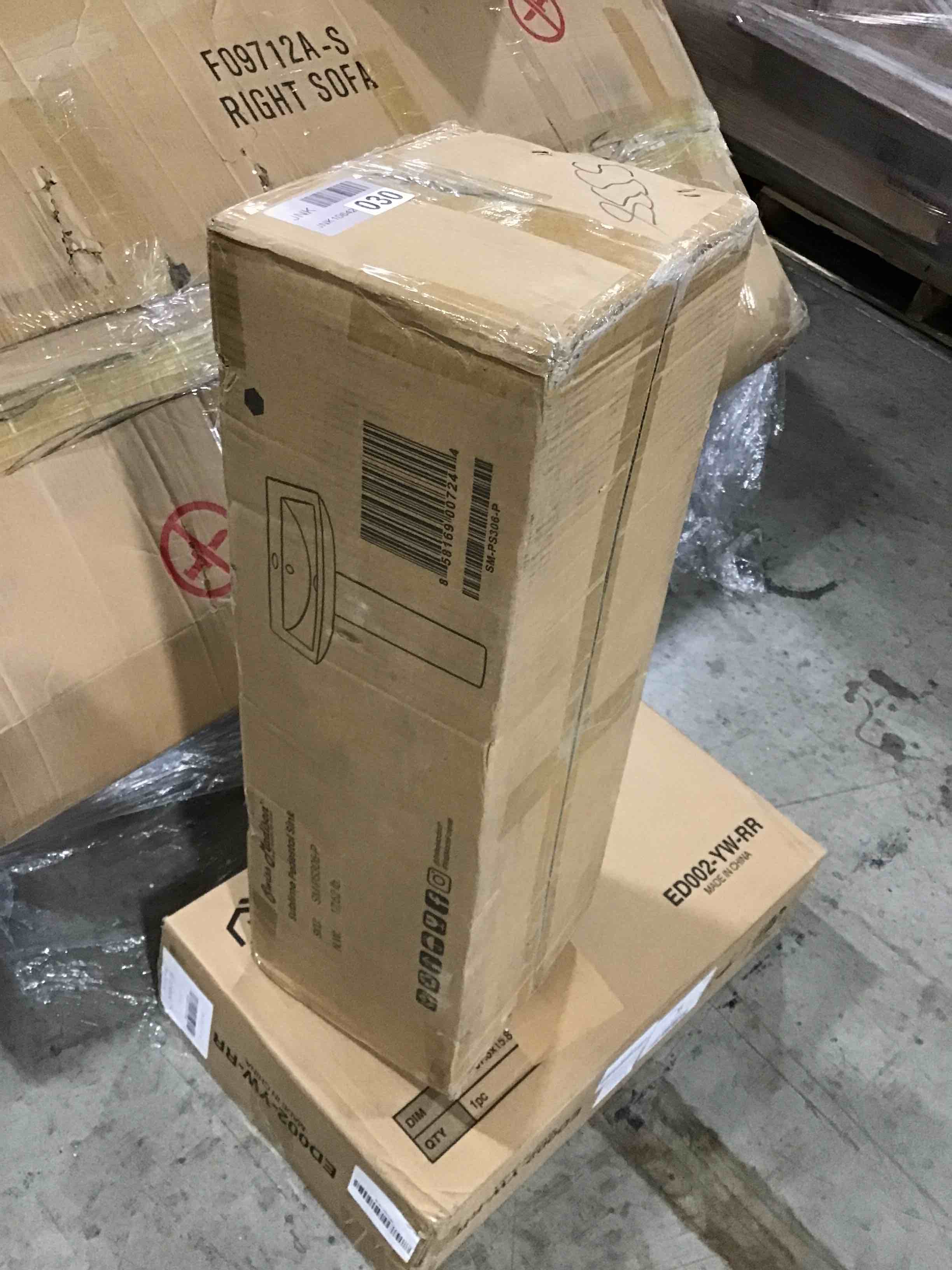 https://s3.amazonaws.com/lotting-images-prod/bidfta/RED5421675_1697128735679.jpeg