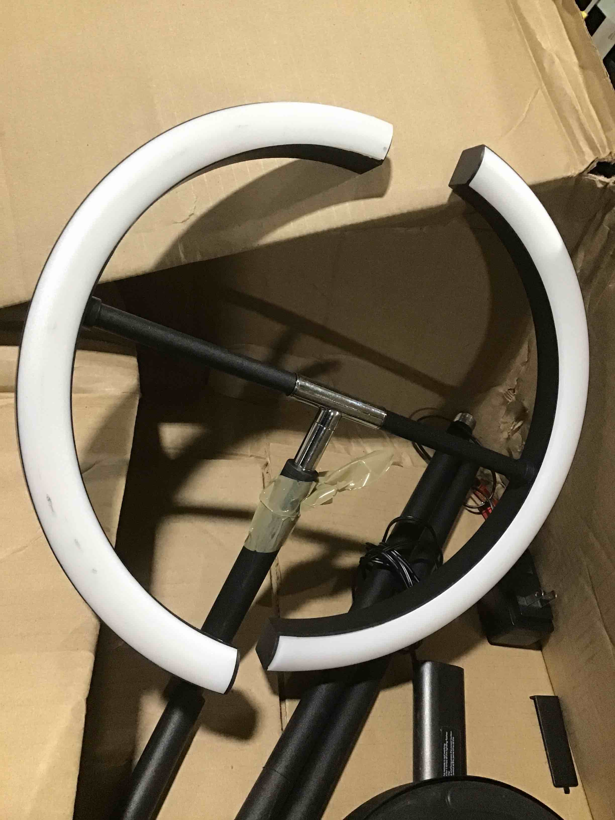 https://s3.amazonaws.com/lotting-images-prod/bidfta/RED5422128_1697895169285.jpeg