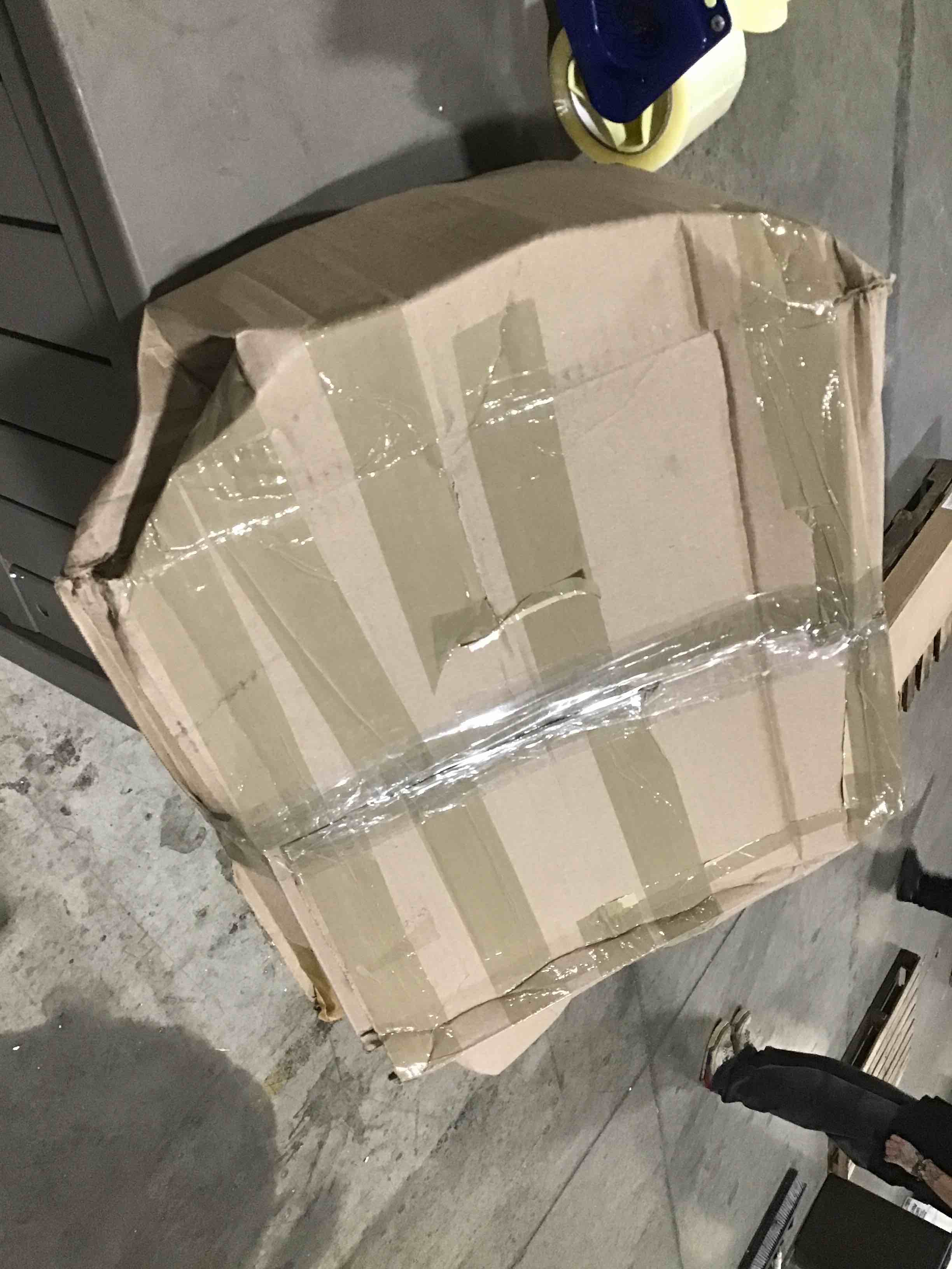 https://s3.amazonaws.com/lotting-images-prod/bidfta/RED5422128_1697895234000.jpeg