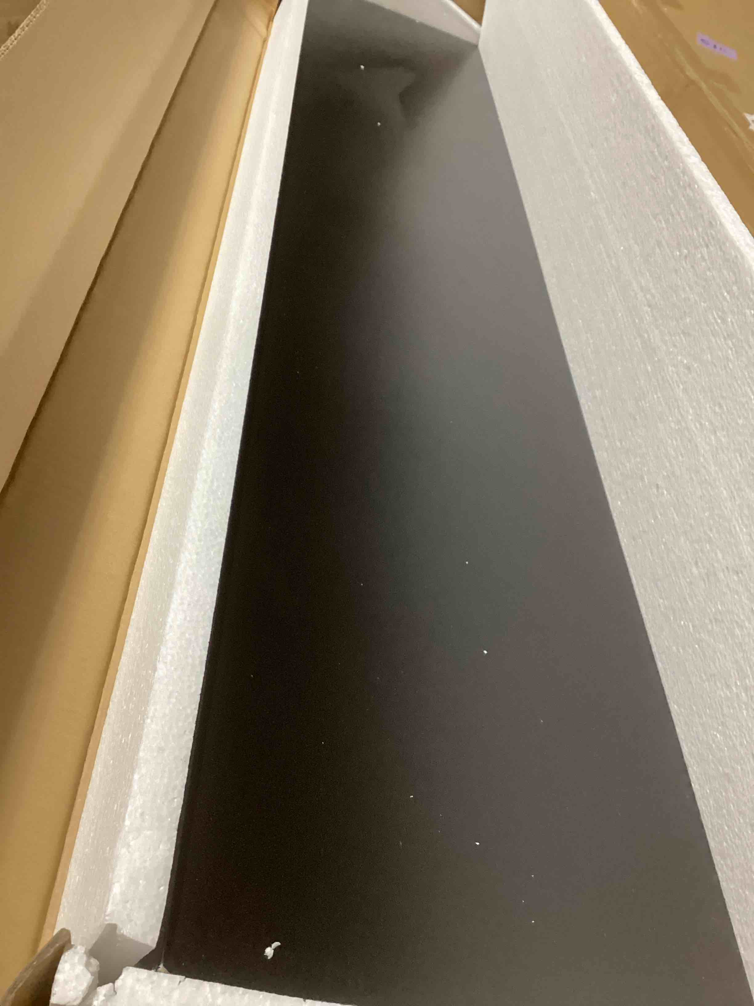 https://s3.amazonaws.com/lotting-images-prod/bidfta/RED5423110_1702997627856.jpeg